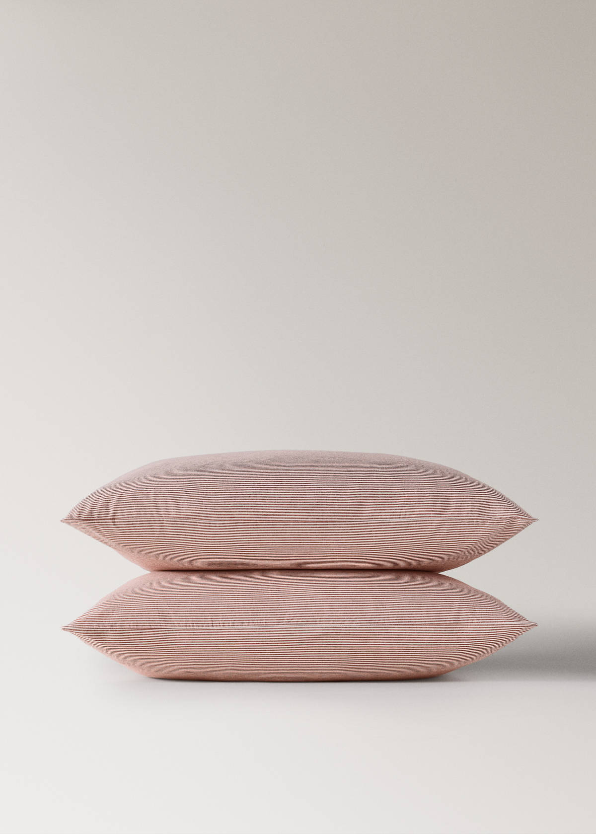 Two 60 x 60 cm striped cotton pillowcases — Red