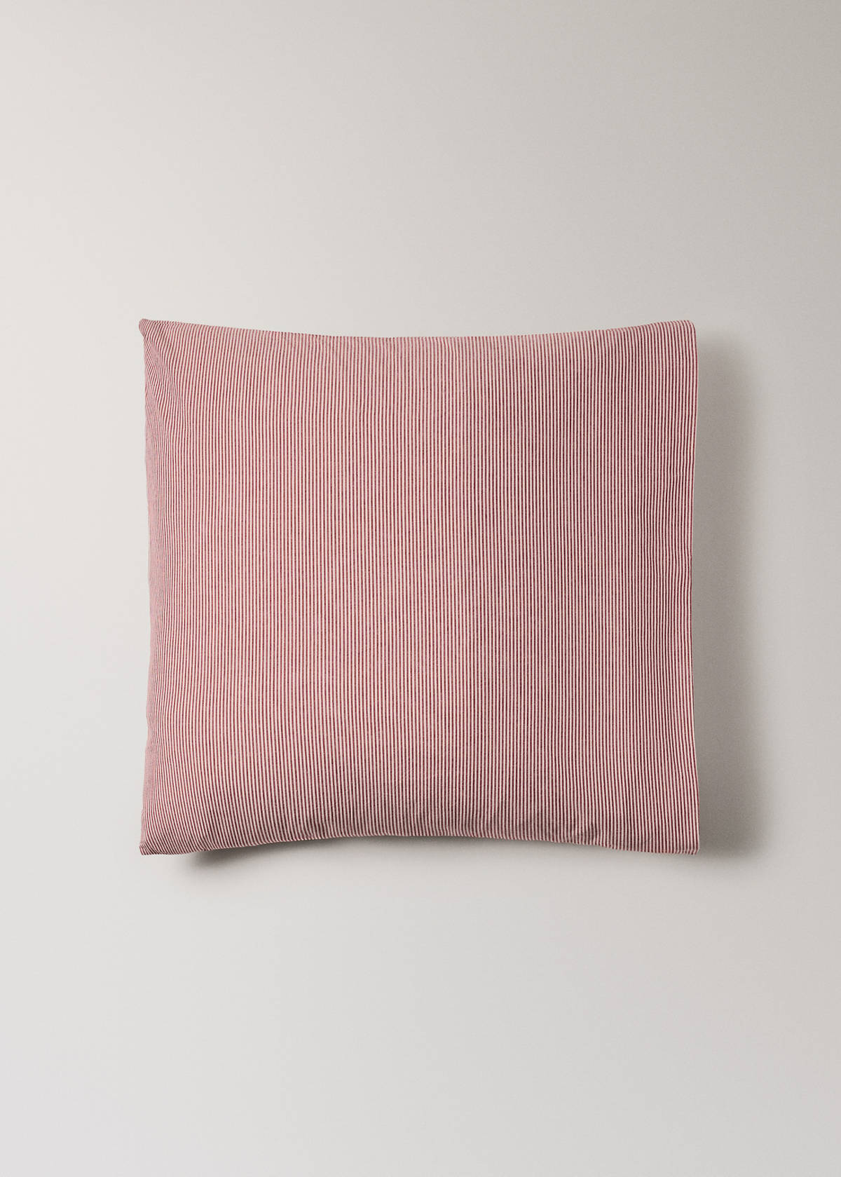 Two 60 x 60 cm striped cotton pillowcases — Red