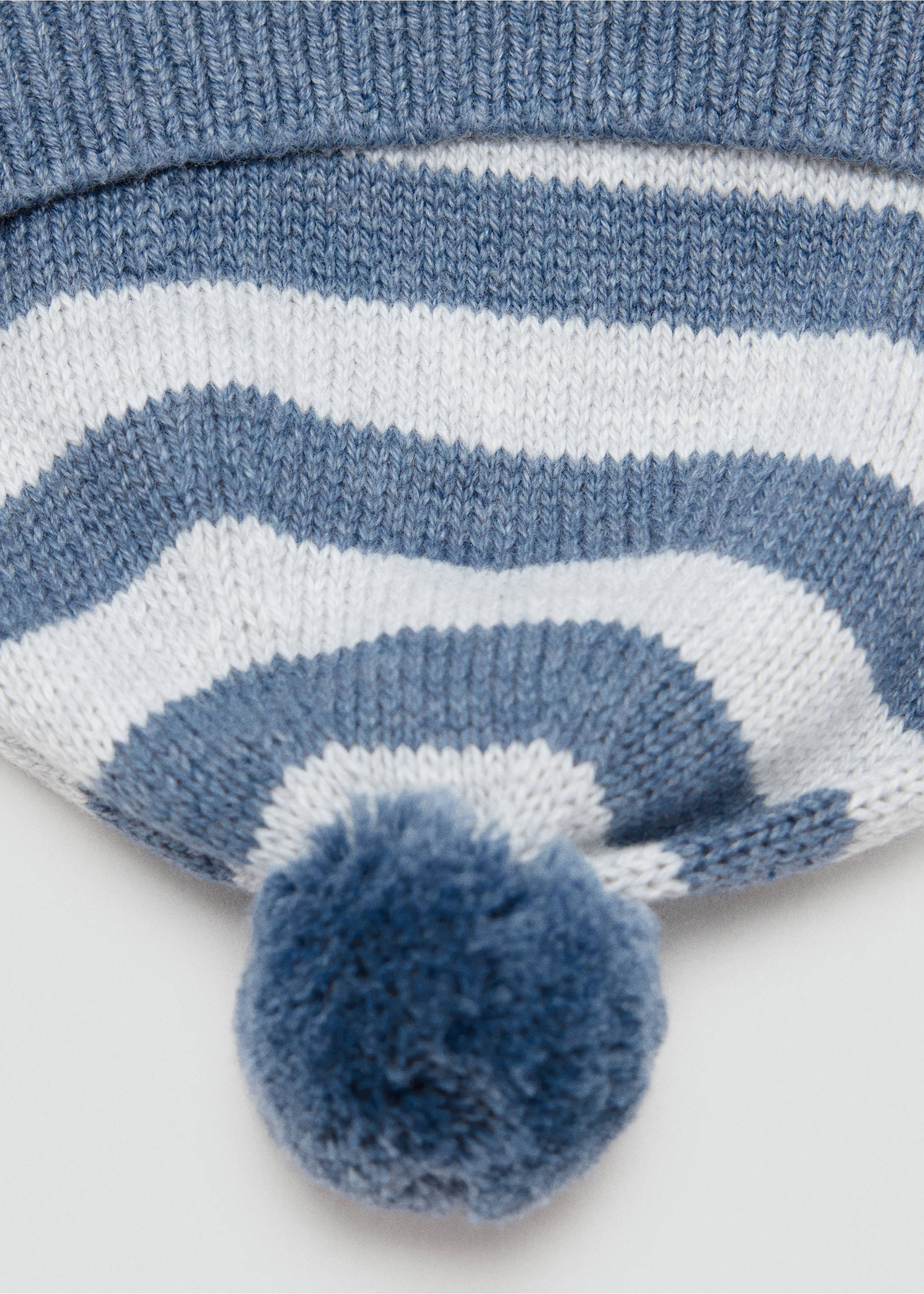 Gorro de punto de rayas azules y blancas con pompón, Azul. Ref: 37046345-00.
