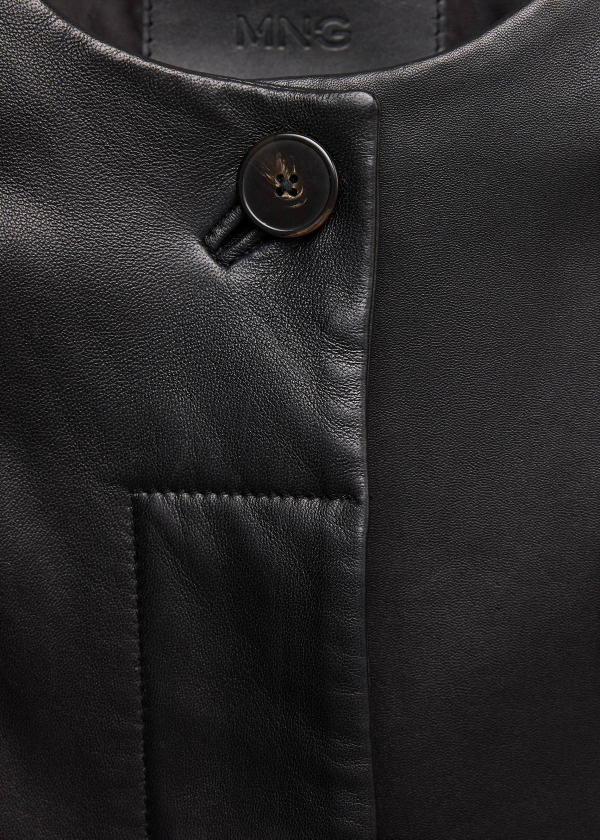 Leather round-neck blazer — Black
