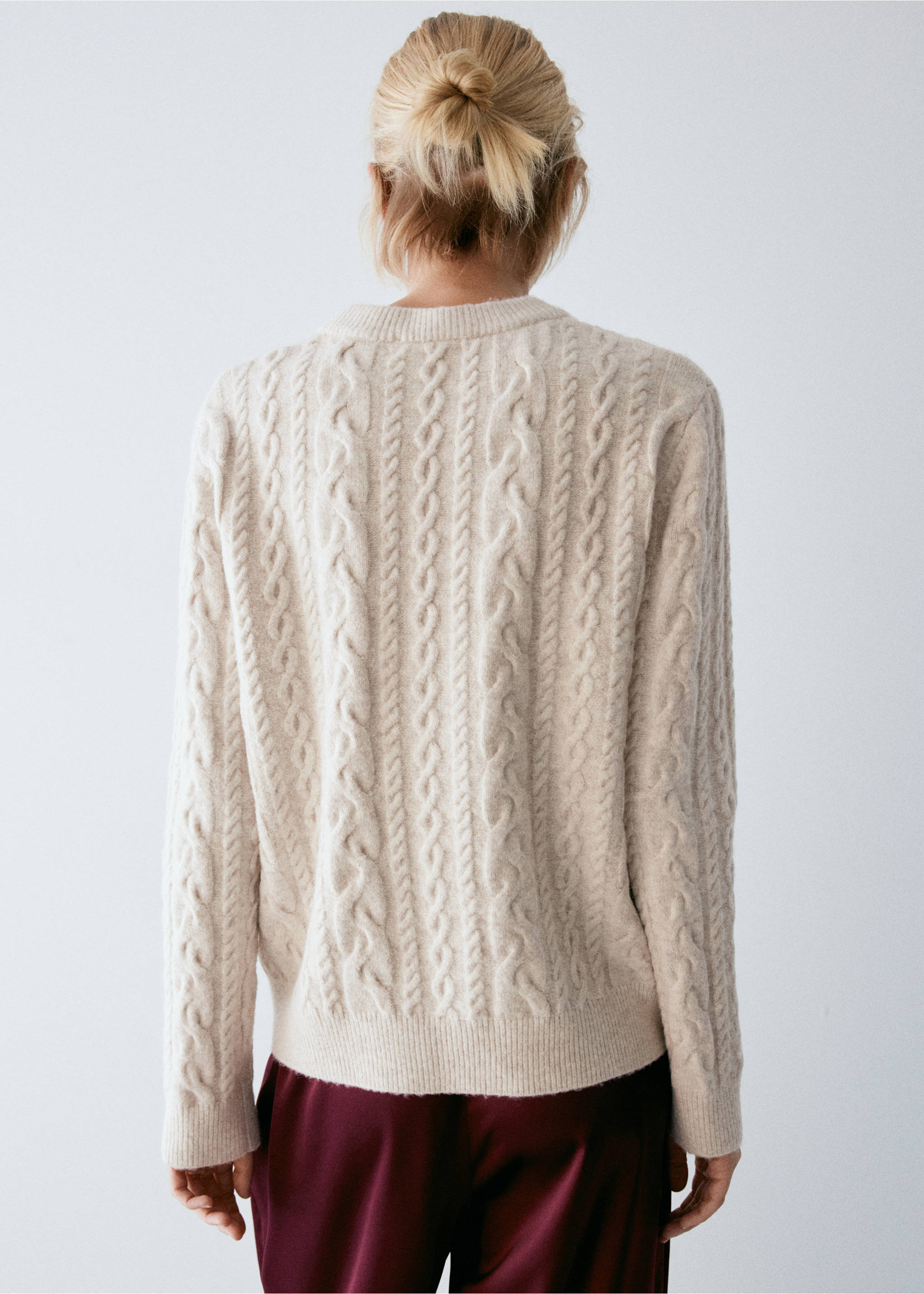 Jersey punto trenzado - Reverso del artículo, Blanco marfil. Ref: 37046354-00.