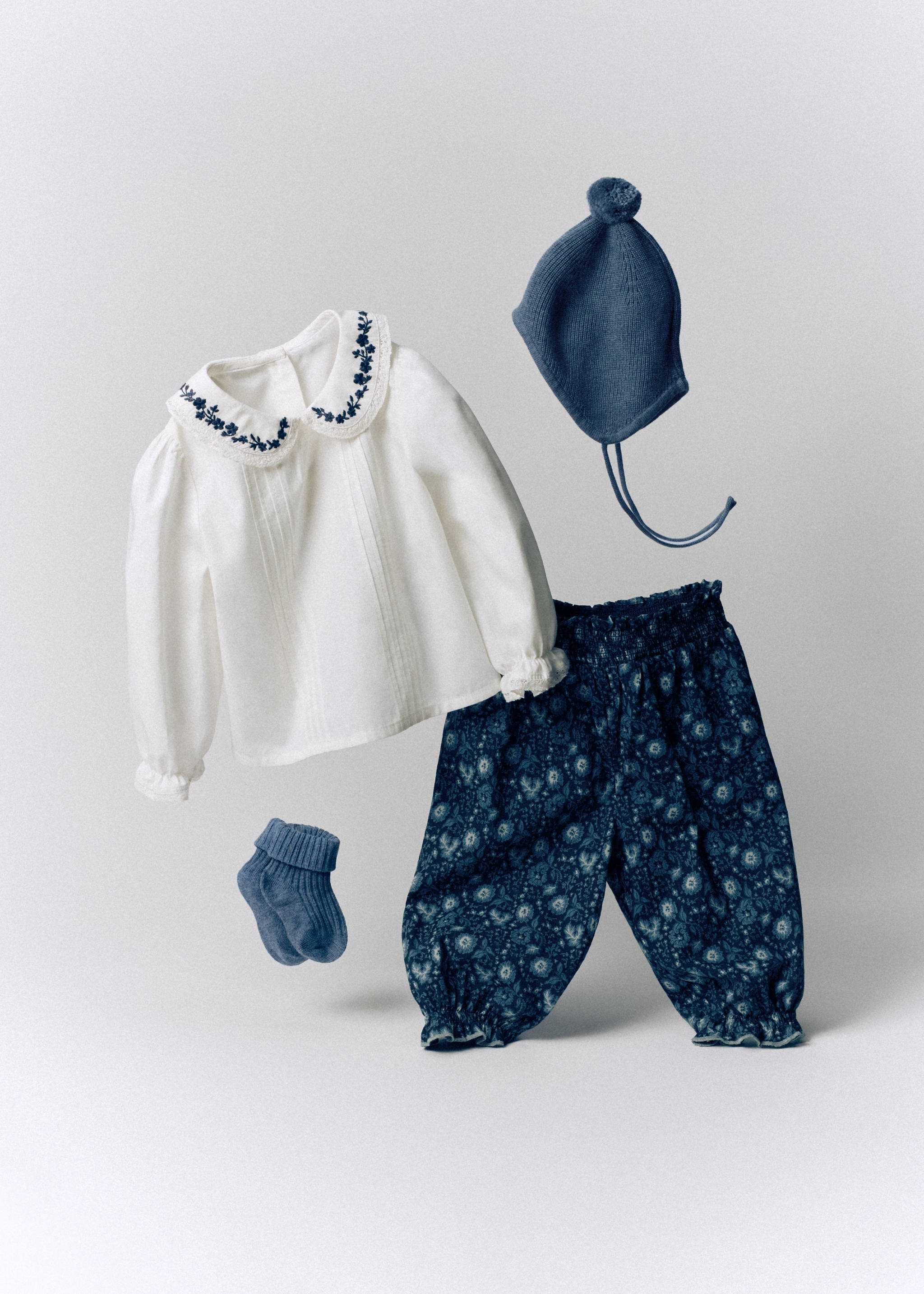 Embroidered cotton blouse - Details of the article 5, Off White. Ref: 37046360-00.