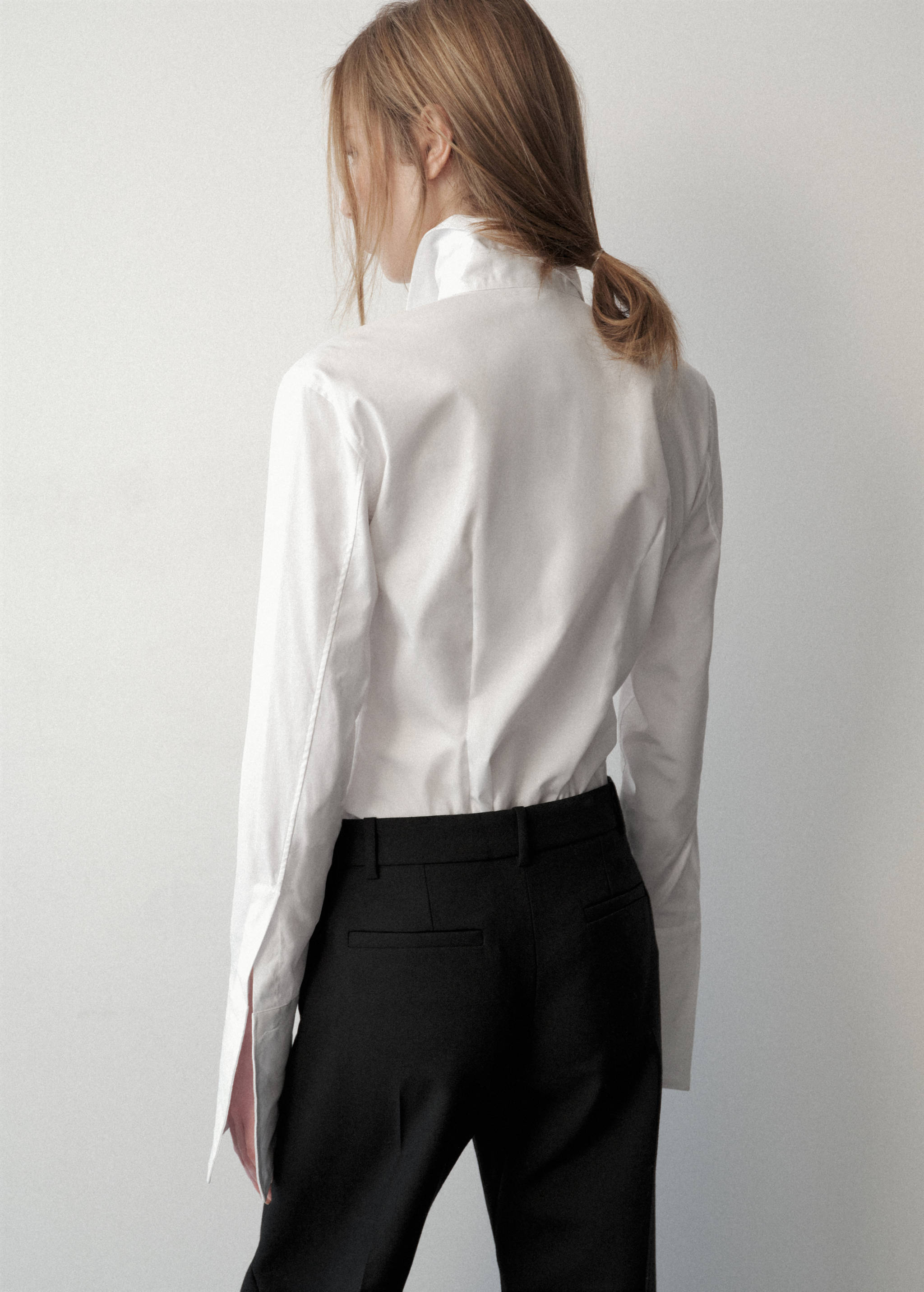 Fitted cotton shirt - Reverse of the article