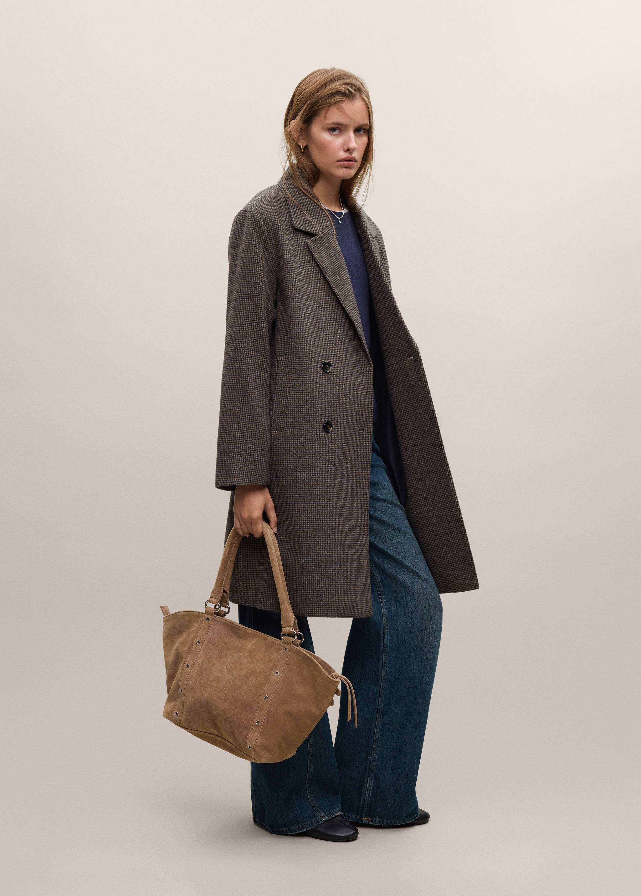 Double-breasted wool coat - General plane