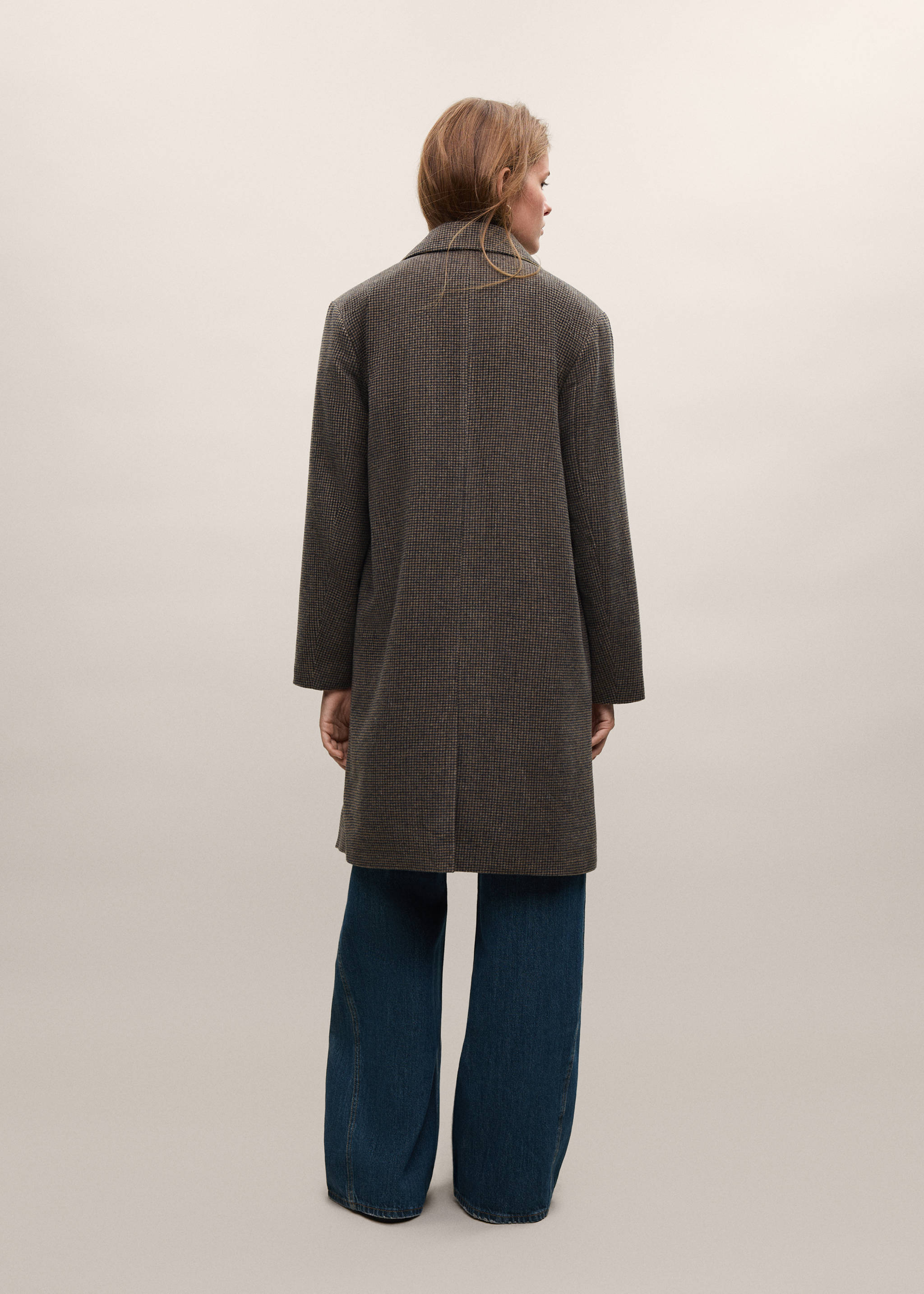Double-breasted wool coat - Reverse of the article