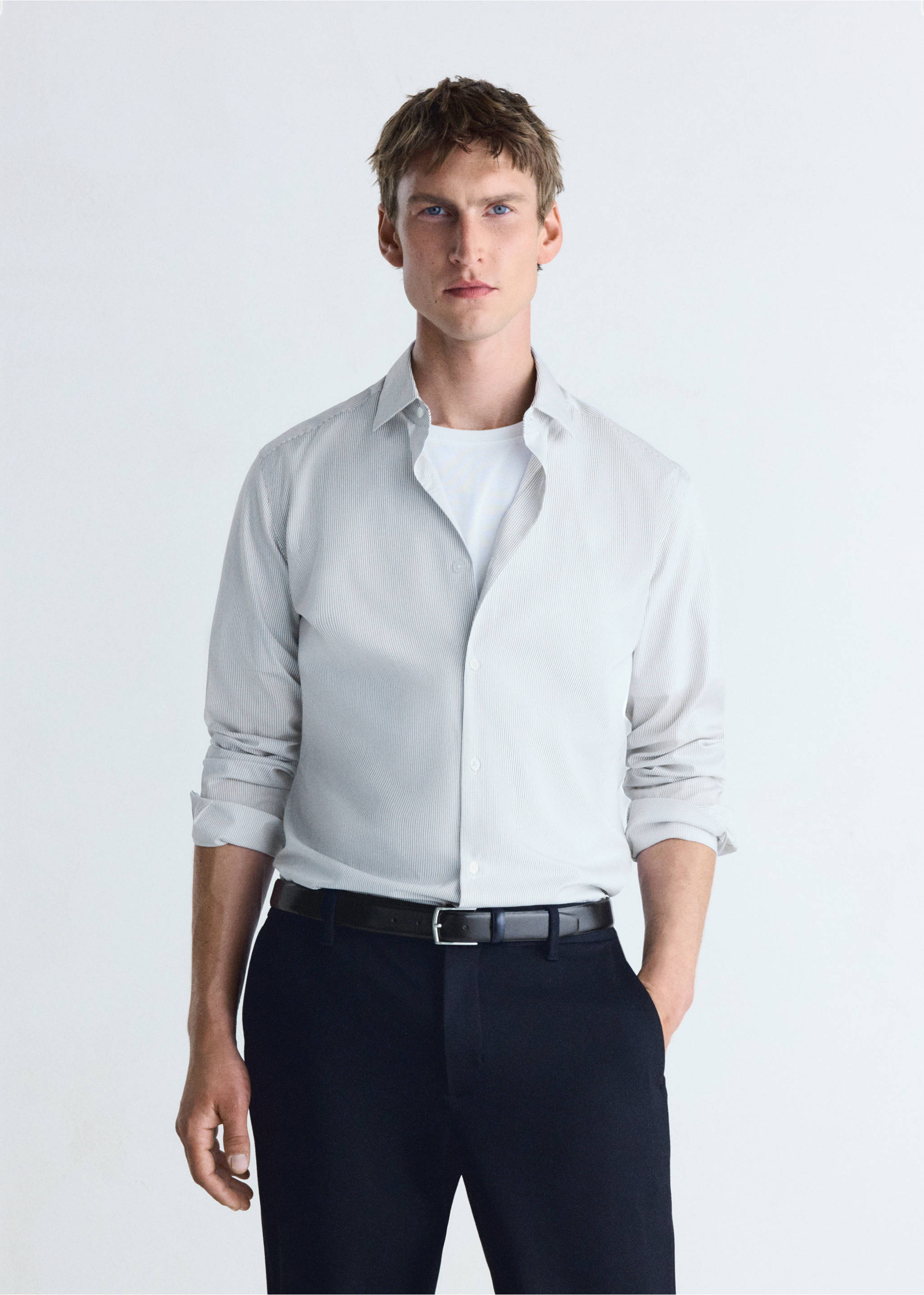 Хлопковая рубашка slim fit в полоску - Средний план, Белый. Ref: 37046726-00.