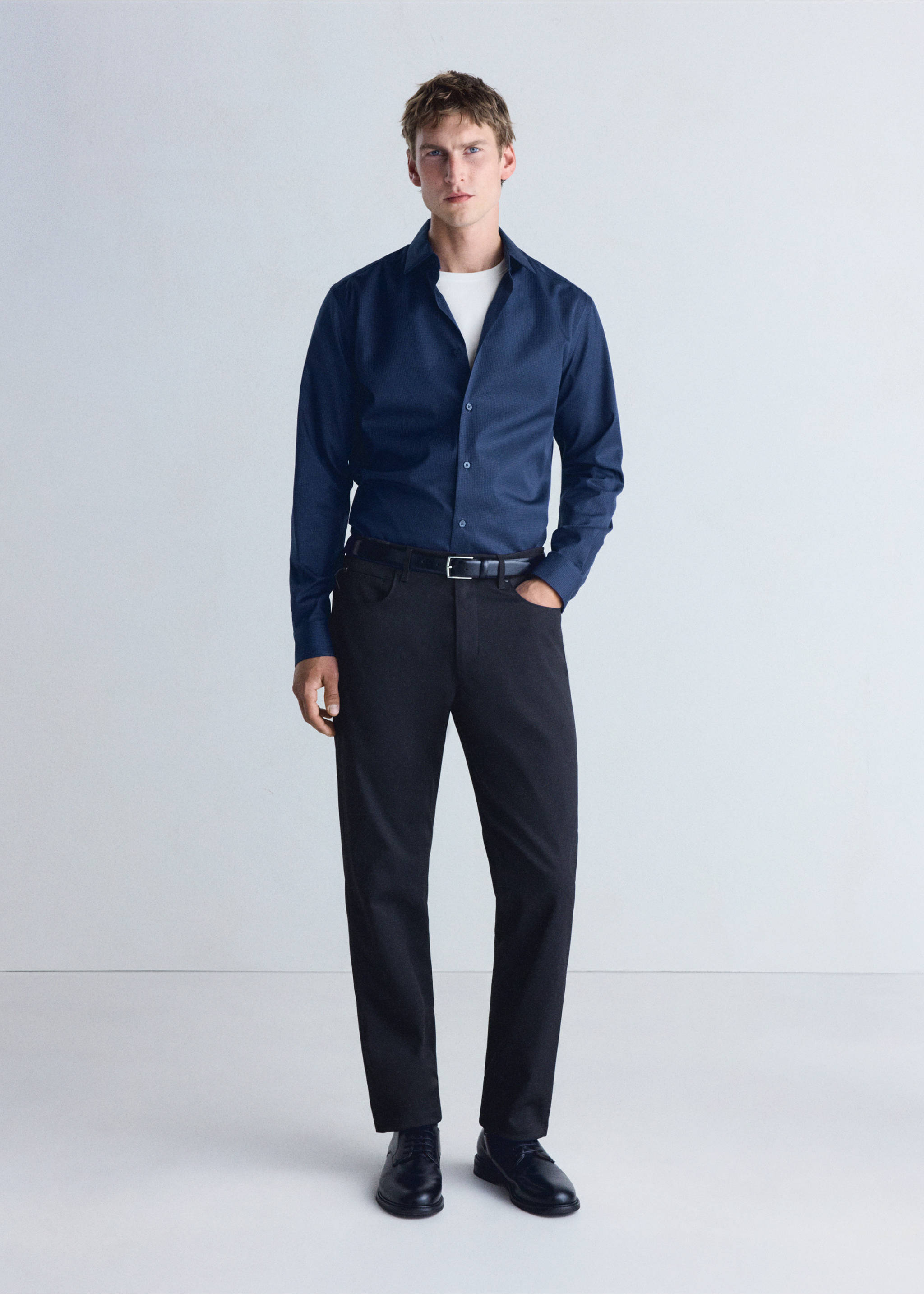 Хлопковая рубашка slim fit в полоску - Общий план, Чернильный. Ref: 37046726-00.