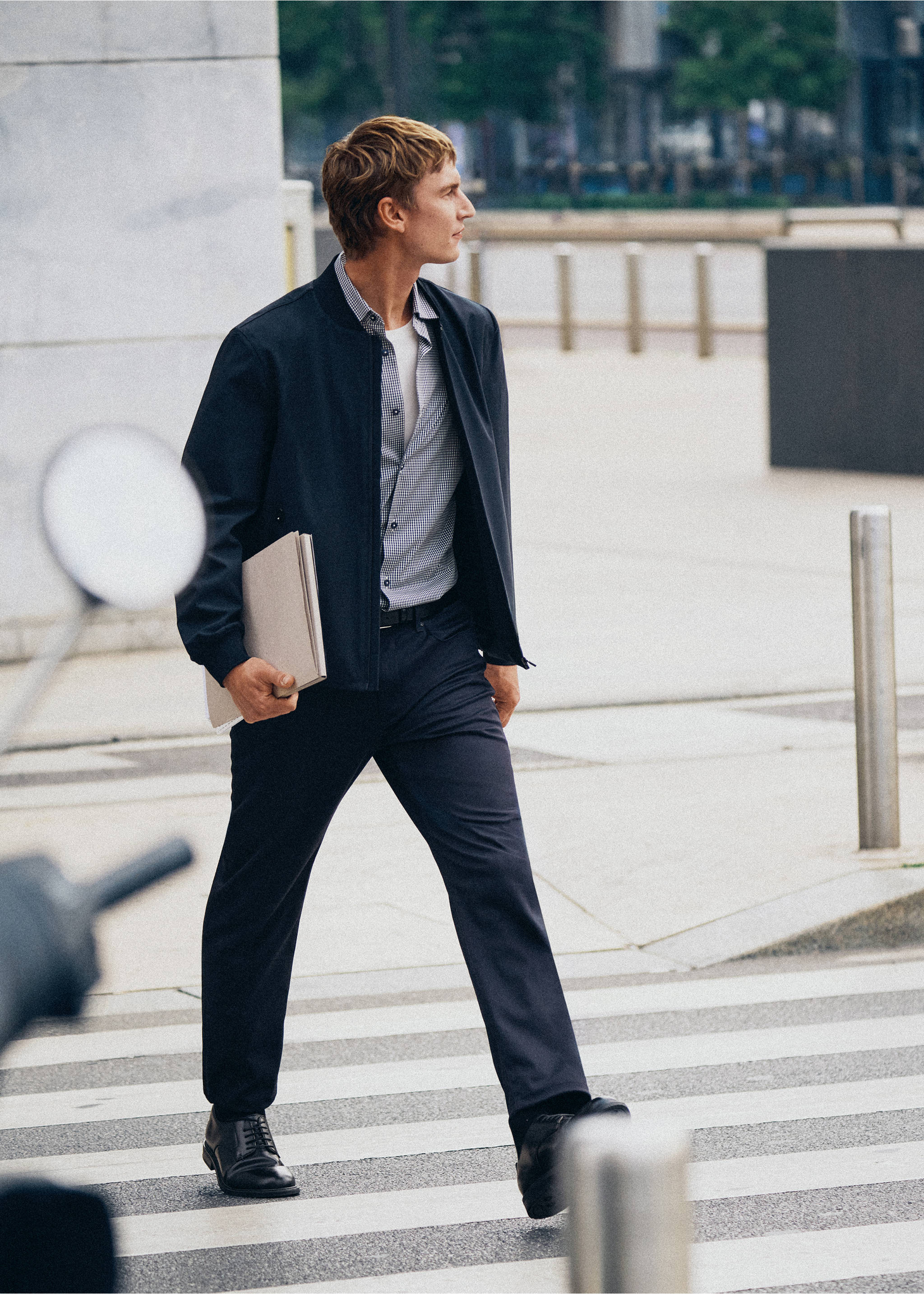 Slim fit comfort stretch non-iron shirt - Details of the article 5, Night Blue. Ref: 37046726-00.