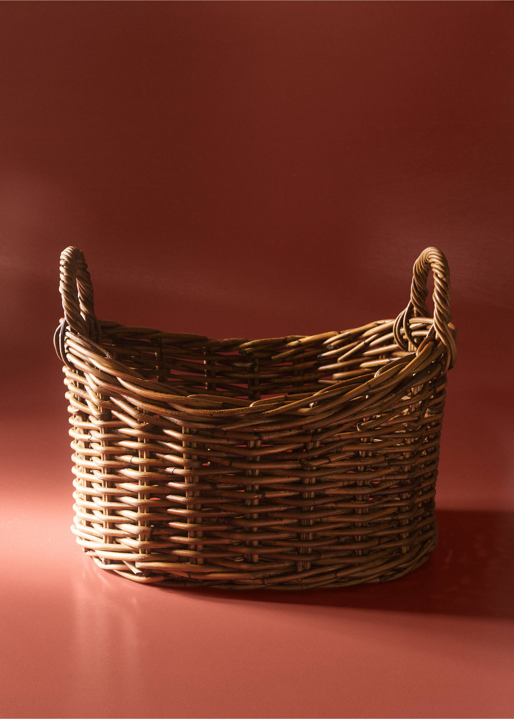 Oval rattan basket - General plane, Brown. Ref: 37046730-00.