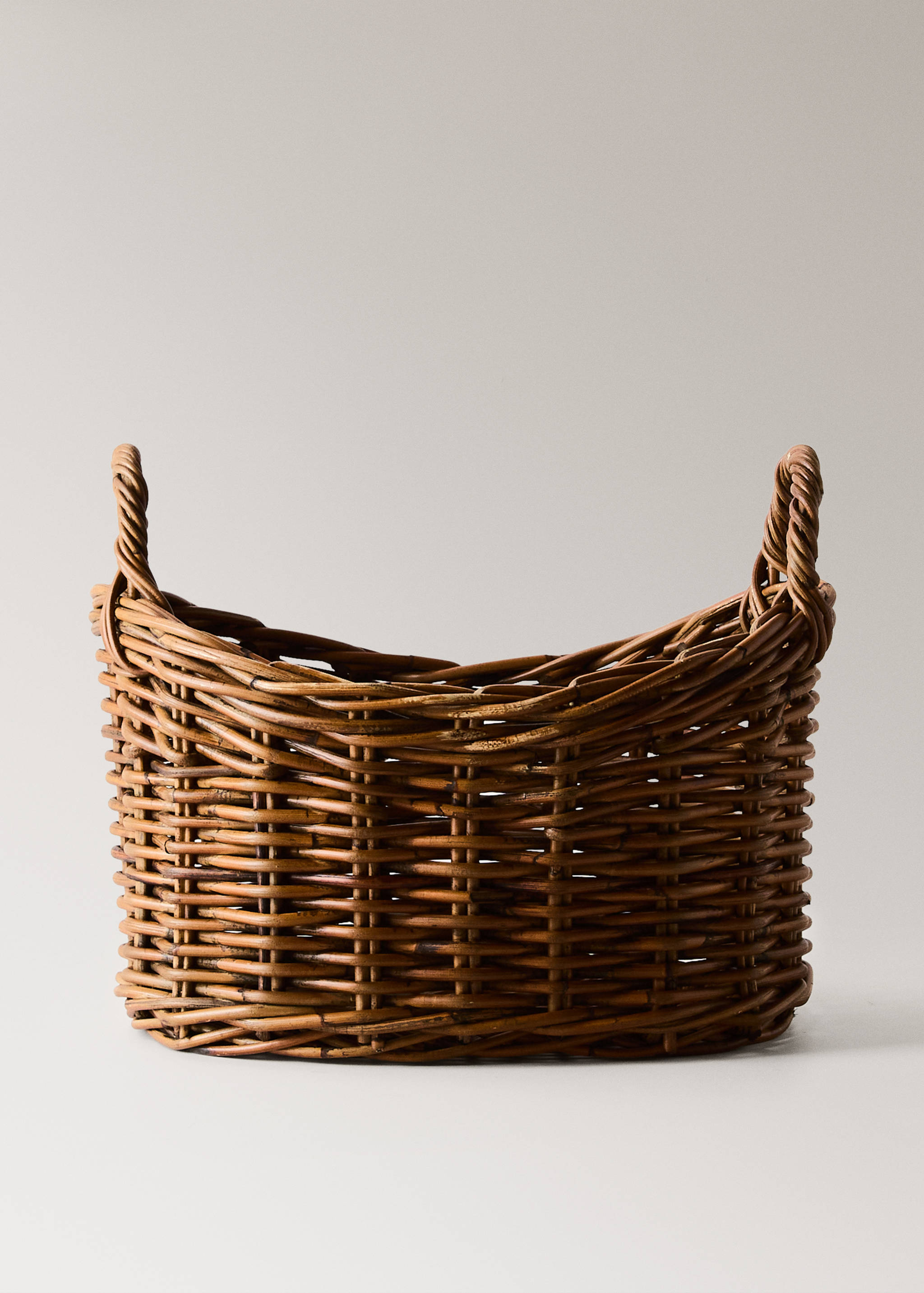 Oval rattan basket - Article without model