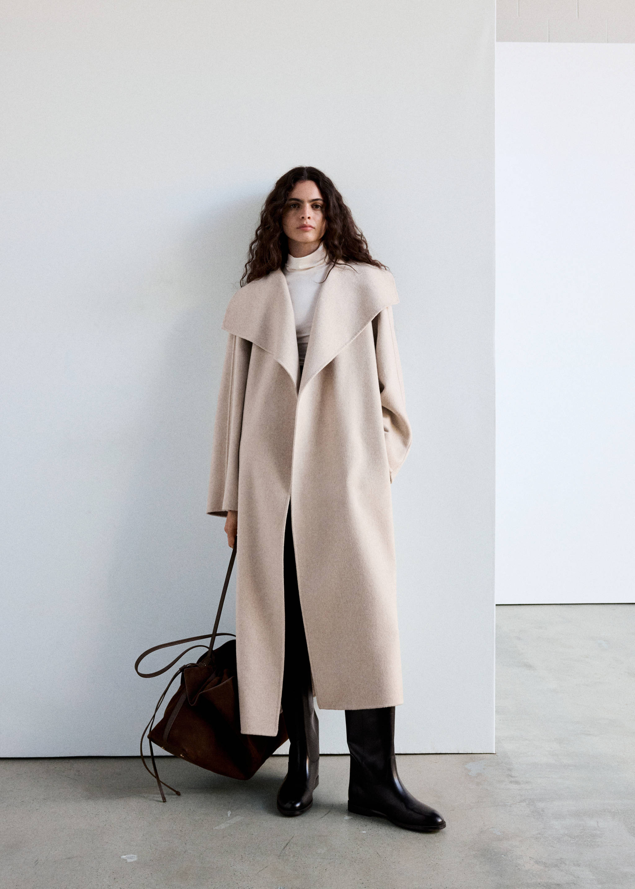Manteau laine fait à la main ceinture - Plan général