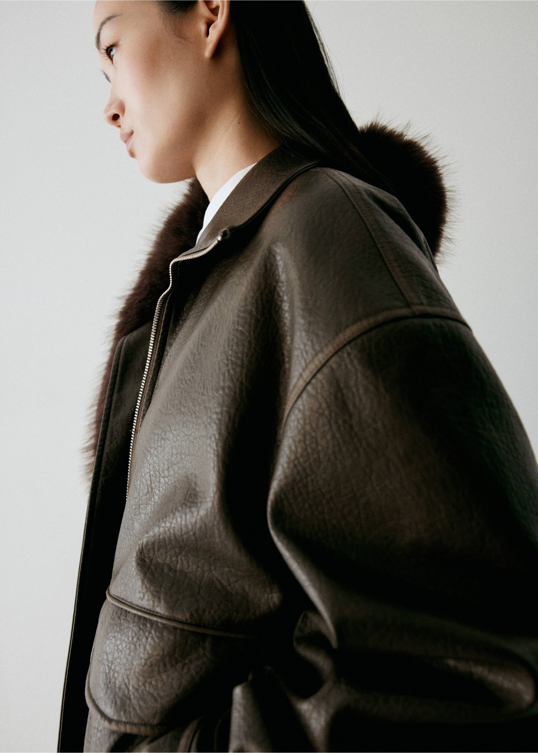 Bomber jacket with funnel neck - Details of the article 4, Khaki. Ref: 37046742-02.