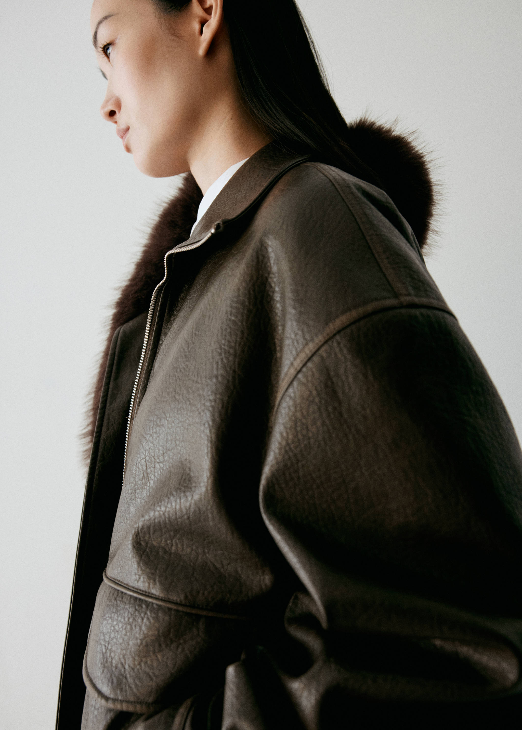 Bomber jacket with funnel neck - Details of the article 4