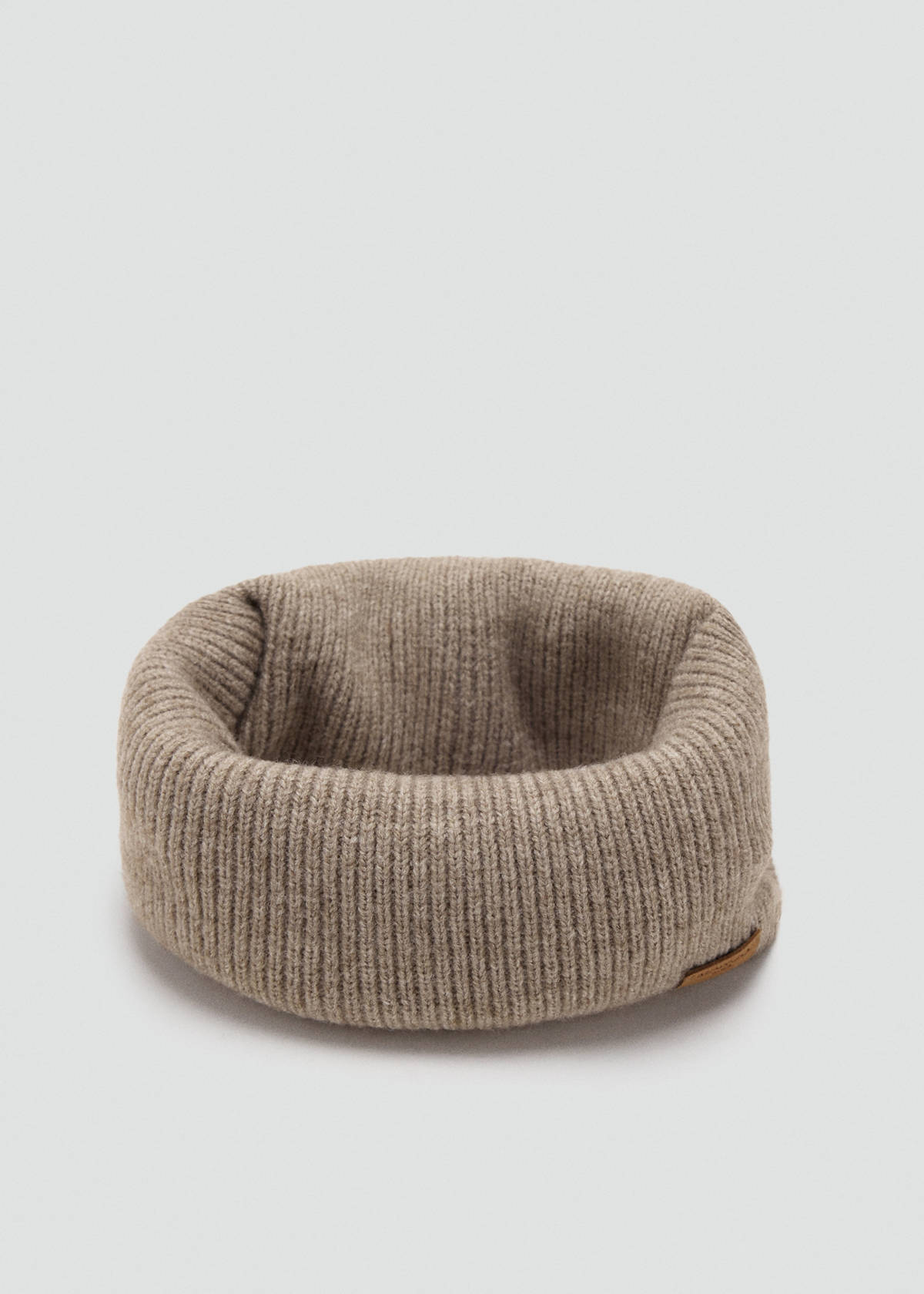 Ribbed scarf with relief logo — Sand