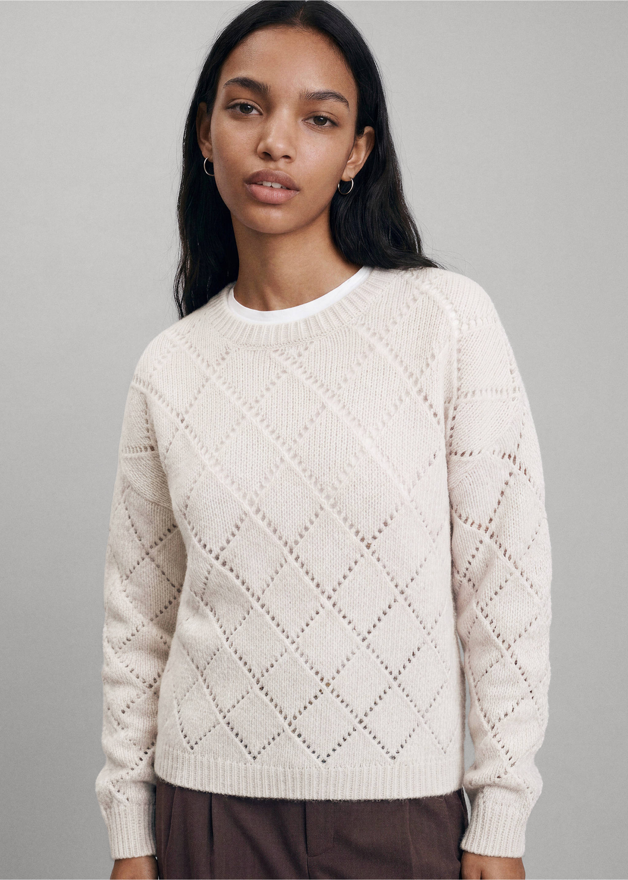 Off-white knitted jersey with an openwork diamond pattern and ribbed crew neck., Sand. Ref: 37047137-00.