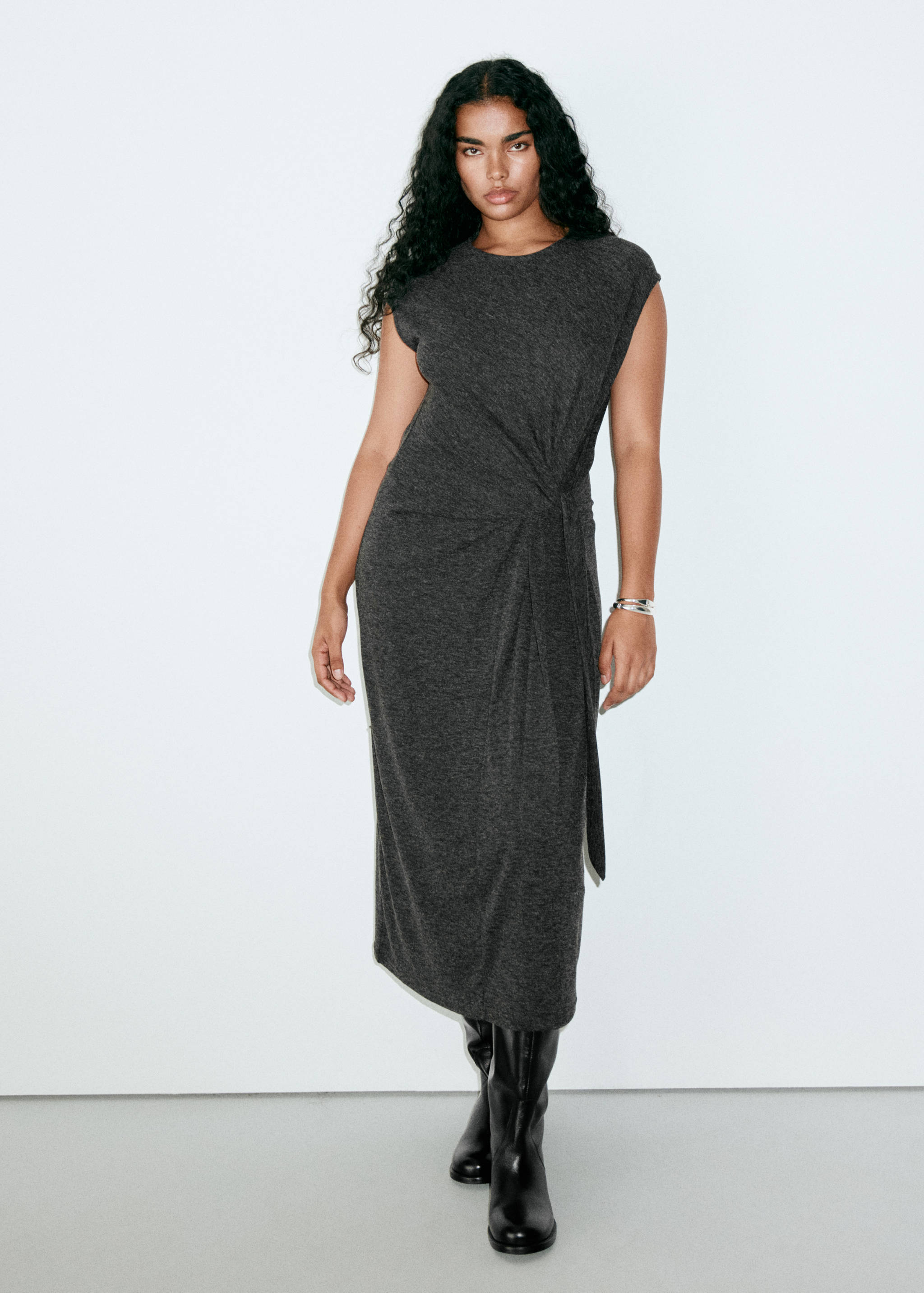 Knot knitted dress - Details of the article 5