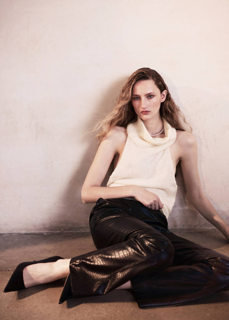 Coco-effect flared trousers by Mango