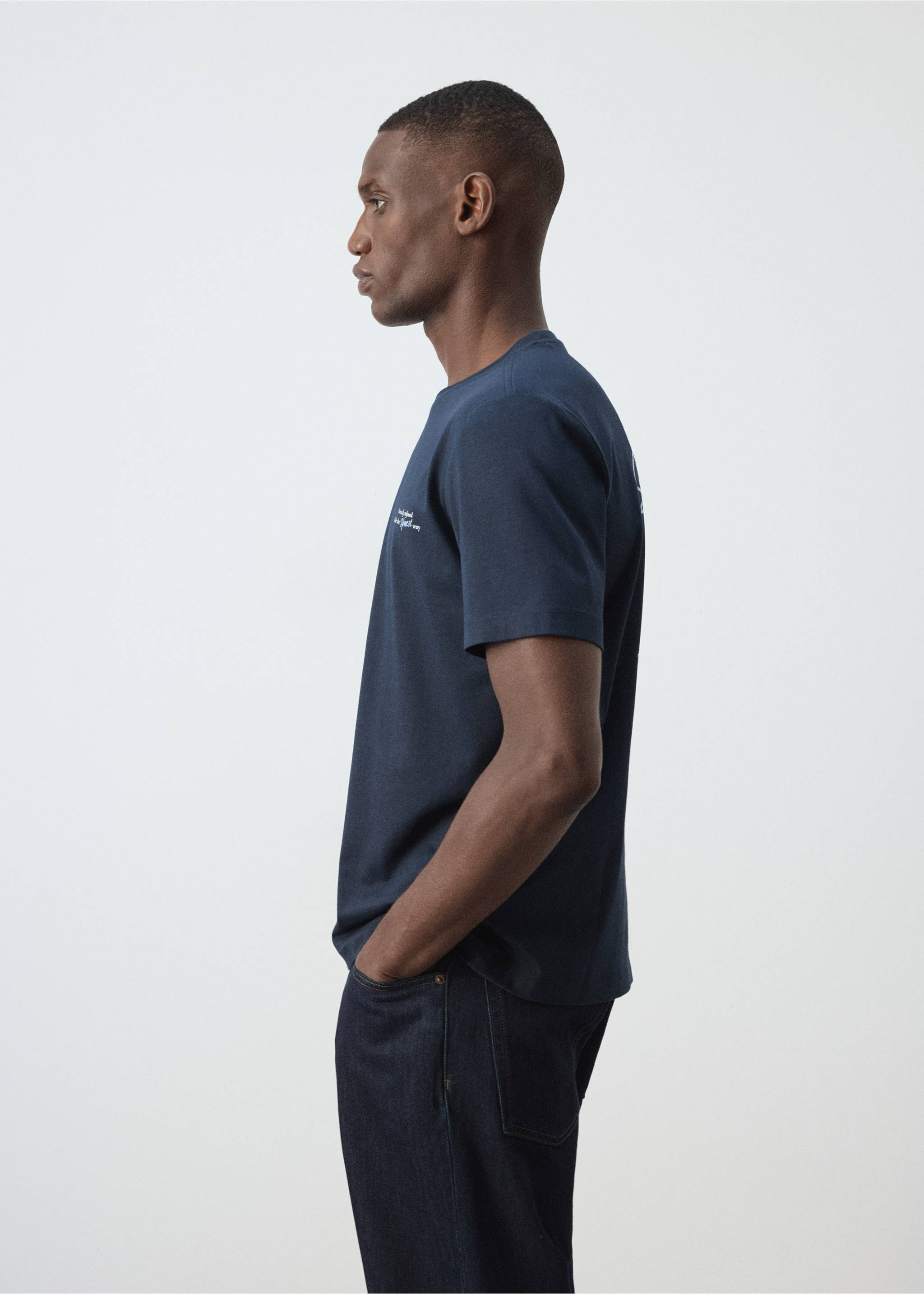 T-shirt 100 % coton texte - Détail de l'article 2, Bleu marine foncé. Ref: 37047790-00.