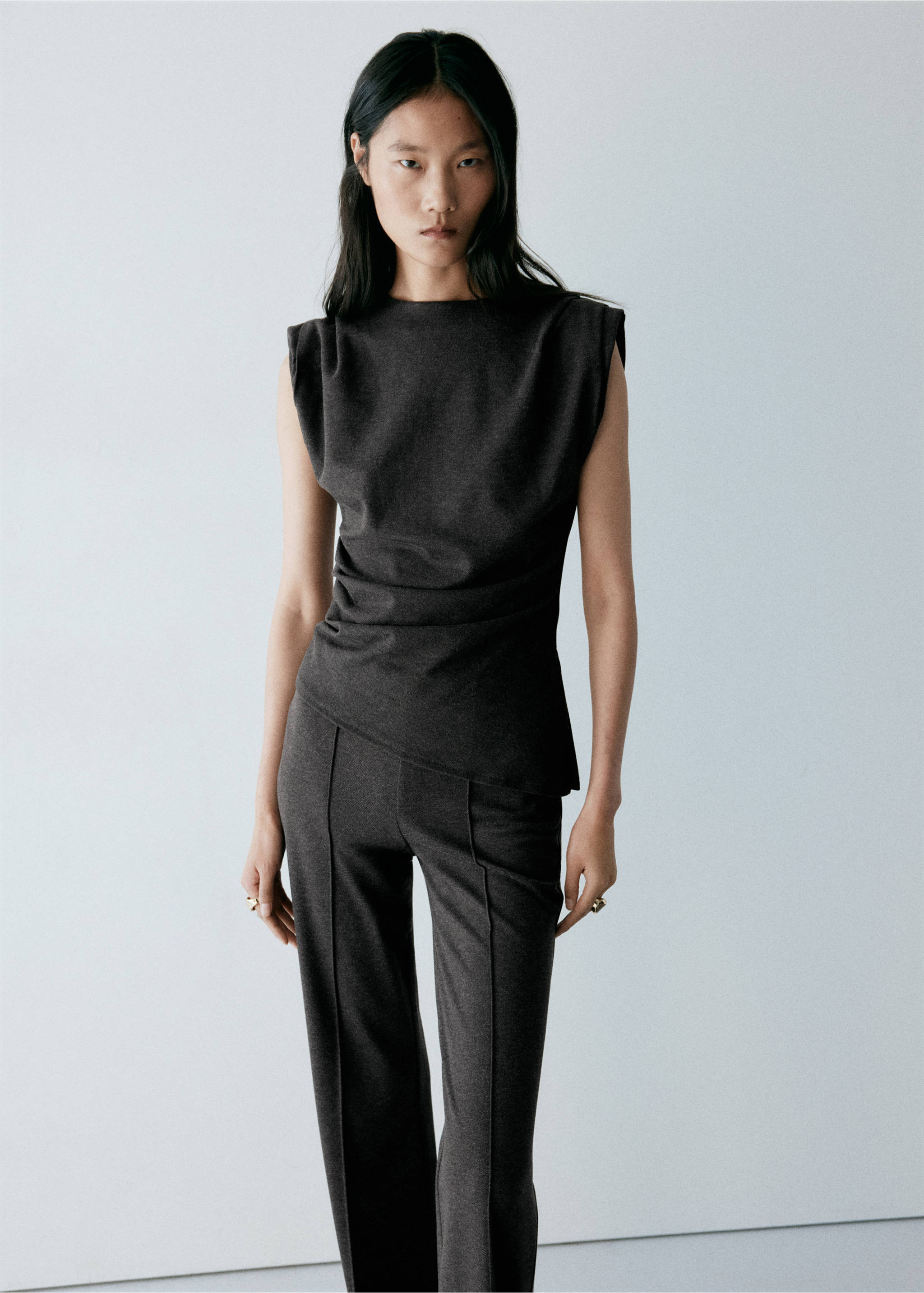 Asymmetric side ruched top - Medium plane, Grey. Ref: 37047792-00.