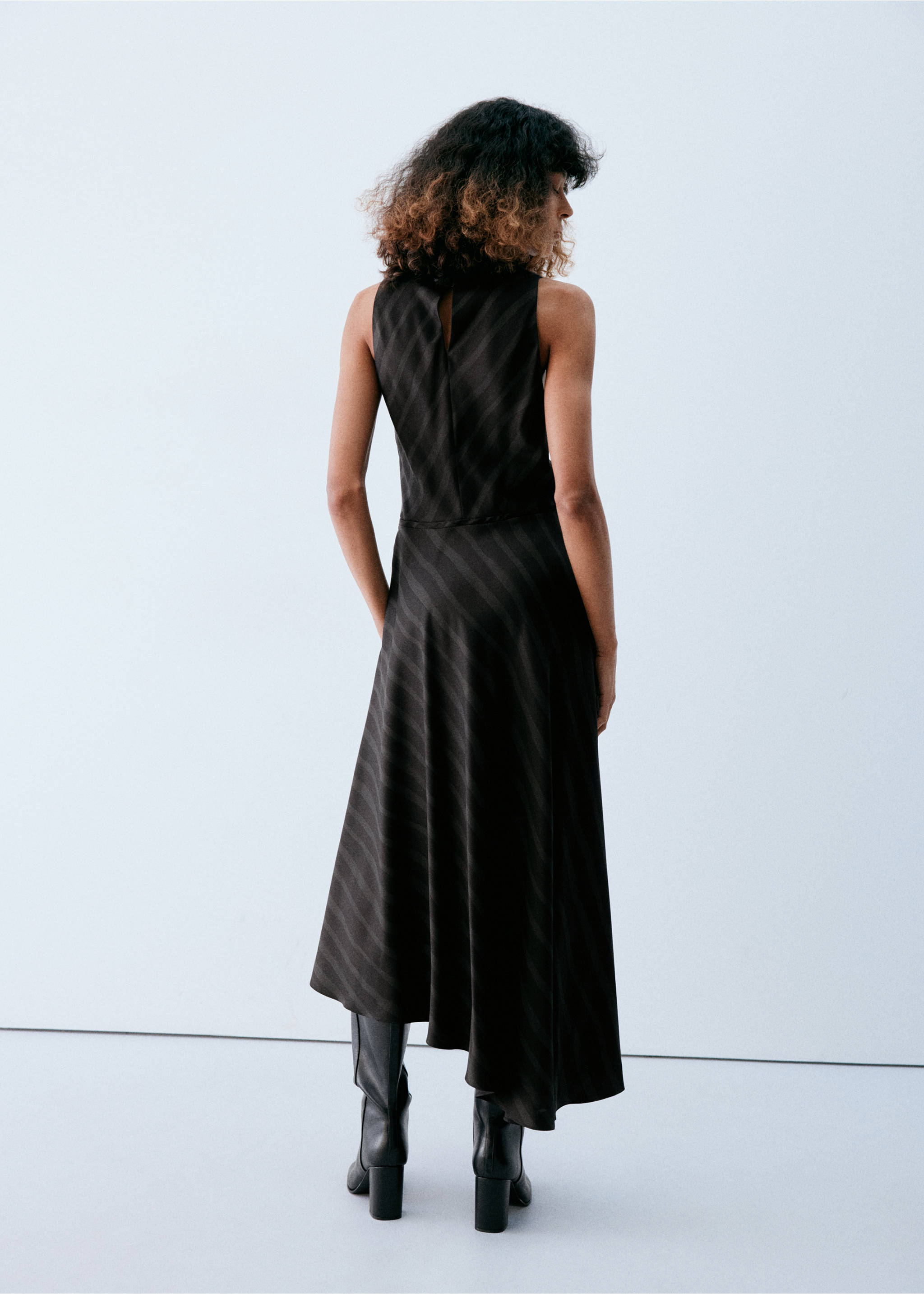 Striped dress with an asymmetric hem - Reverse of the article, Grey. Ref: 37047814-00.