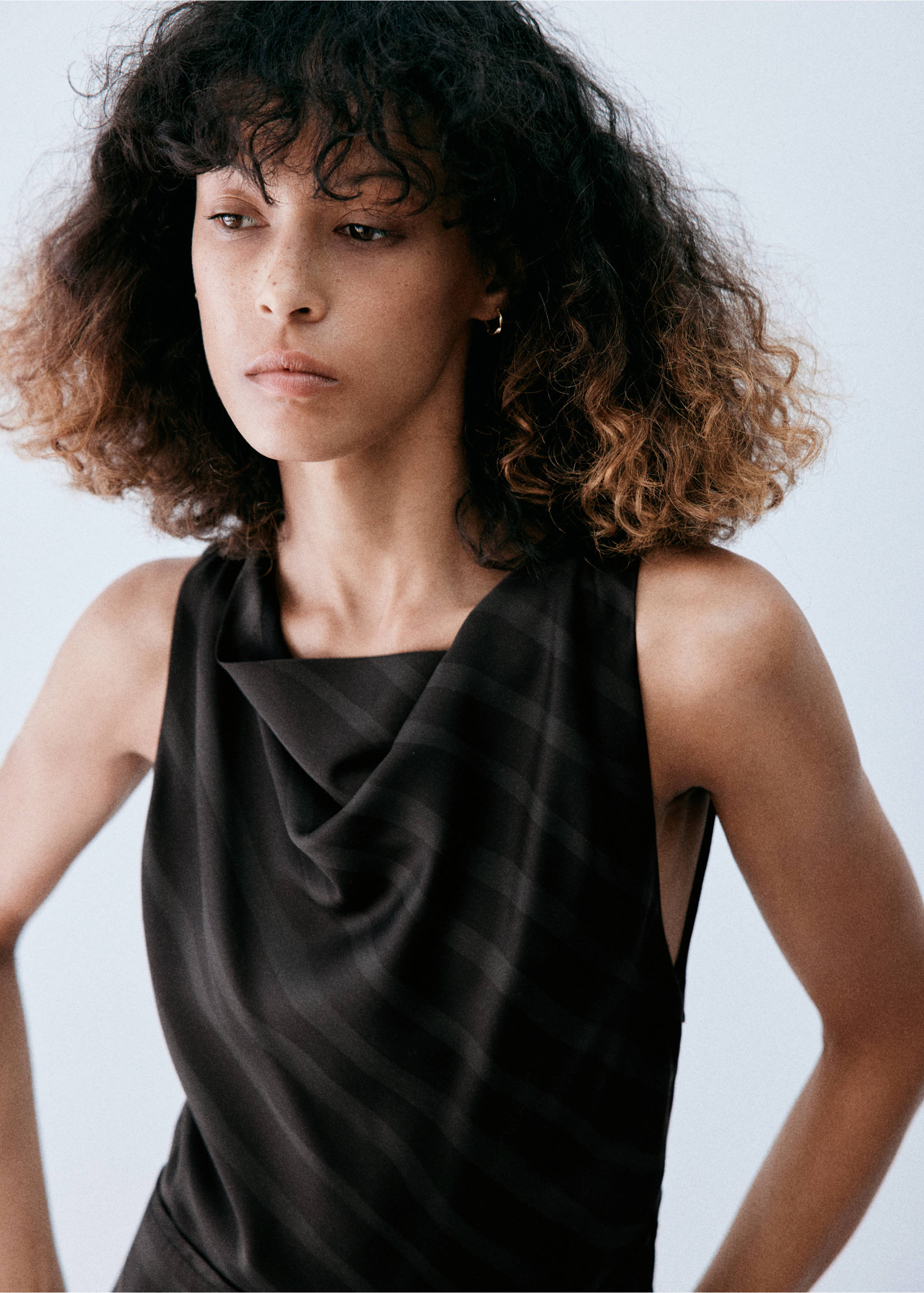 Striped dress with an asymmetric hem - Details of the article 1, Grey. Ref: 37047814-00.