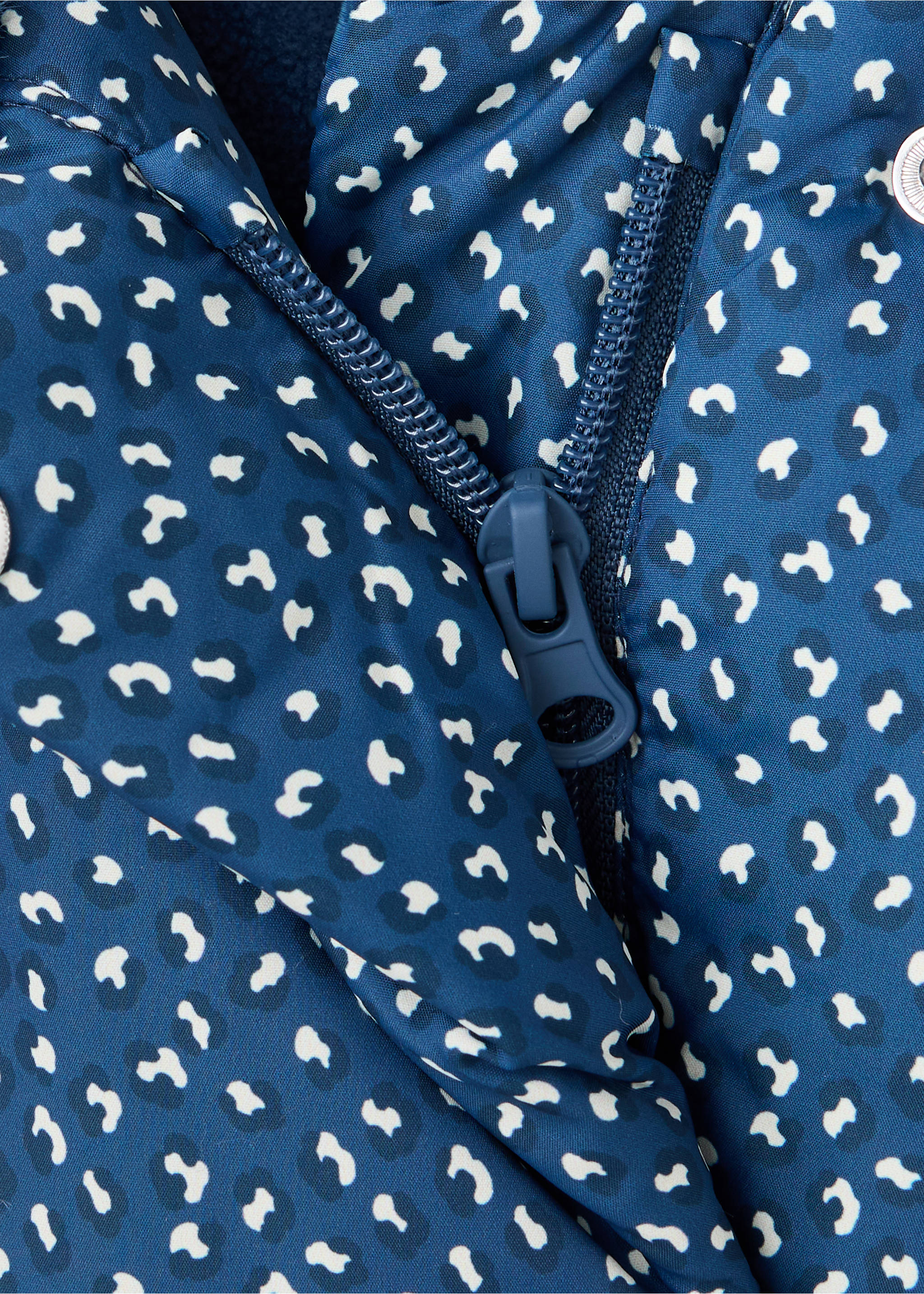 Printed quilted coat - Details of the article 8, Navy. Ref: 37047883-00.
