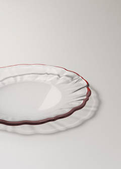 Wavy-edged glass plate — Red 3