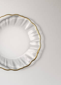 Wavy-edged glass plate — Gold 2