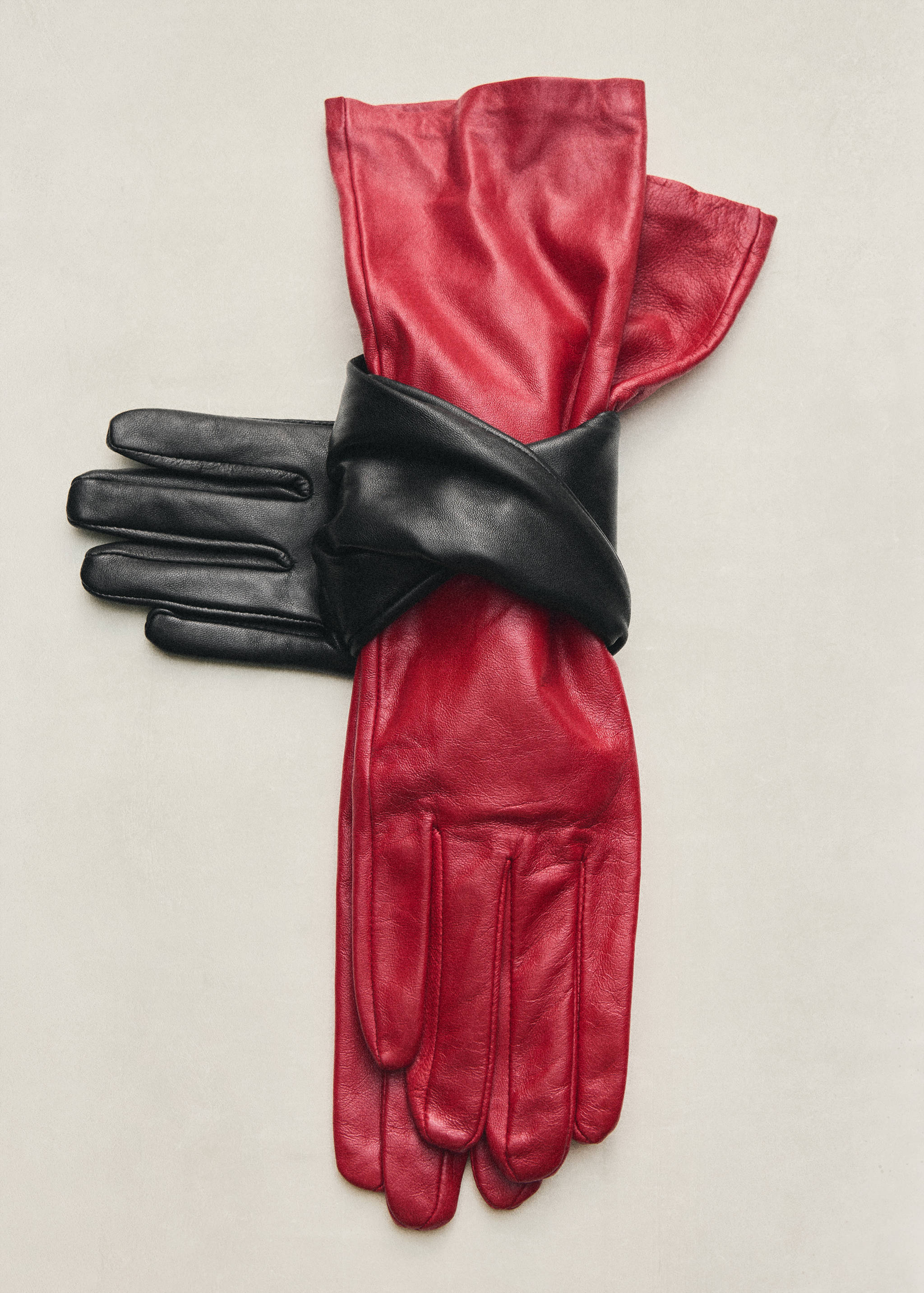 Long tanned leather gloves - Details of the article 5