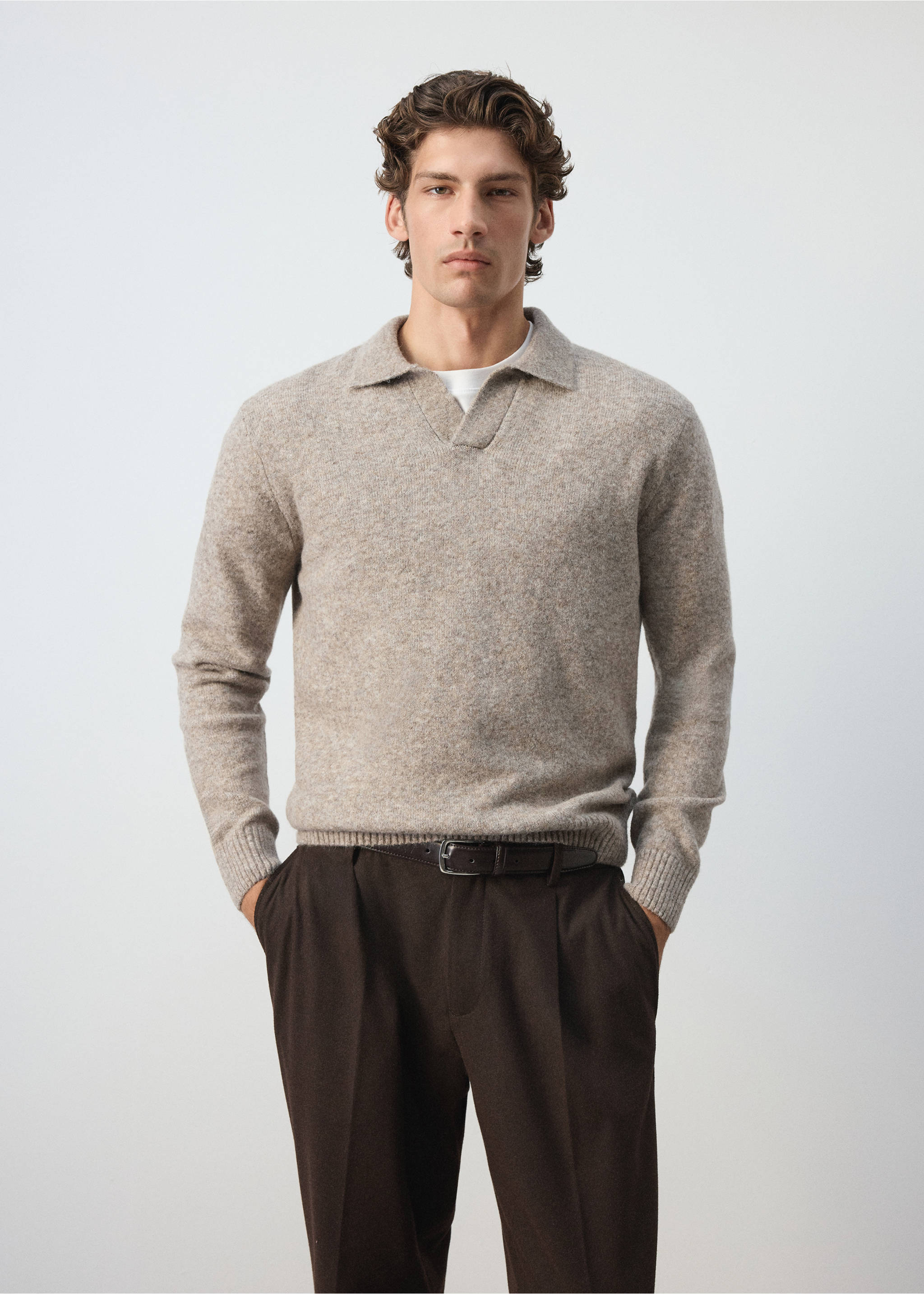 Beige melange knitted polo with a V-neck collar and ribbed trims., Beige. Ref: 37047916-00.