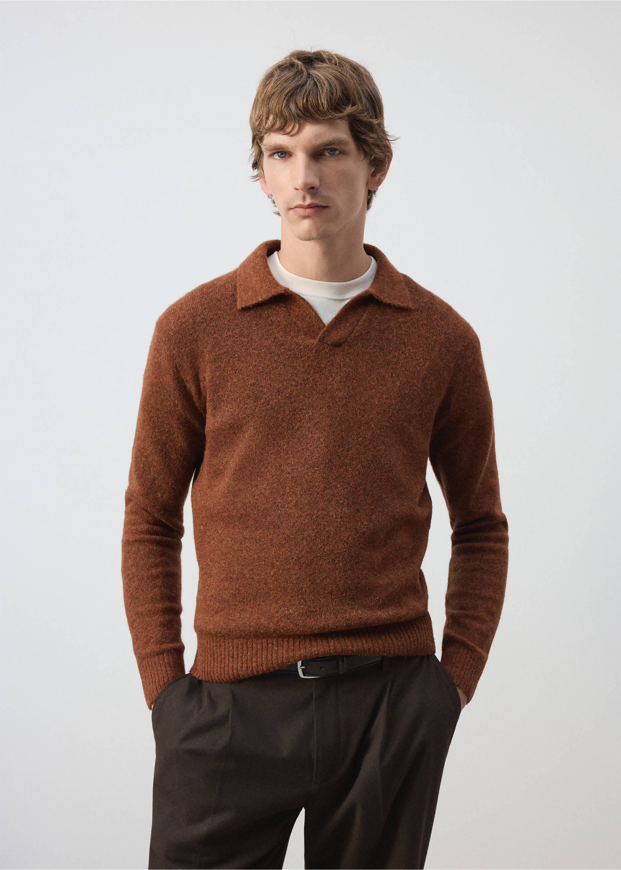 Brown textured knit polo sweater with a collar and ribbed trims., Burnt Orange. Ref: 37047916-00.