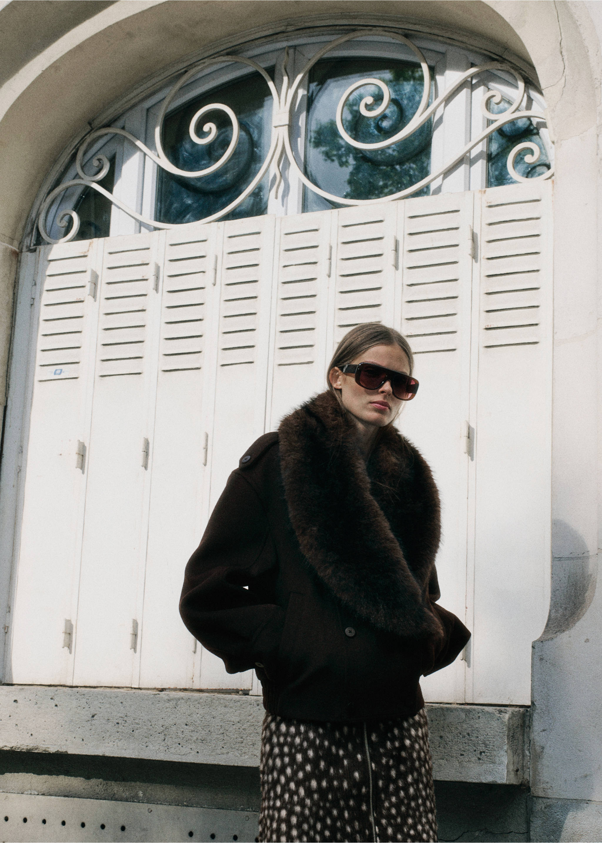 Dark brown jacket featuring a faux-fur shawl collar., Chocolate. Ref: 37047922-00.