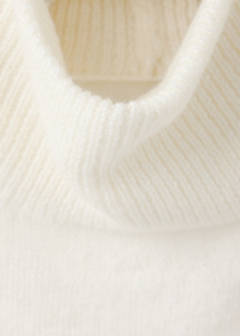 Turtleneck knit top — Ecru 5