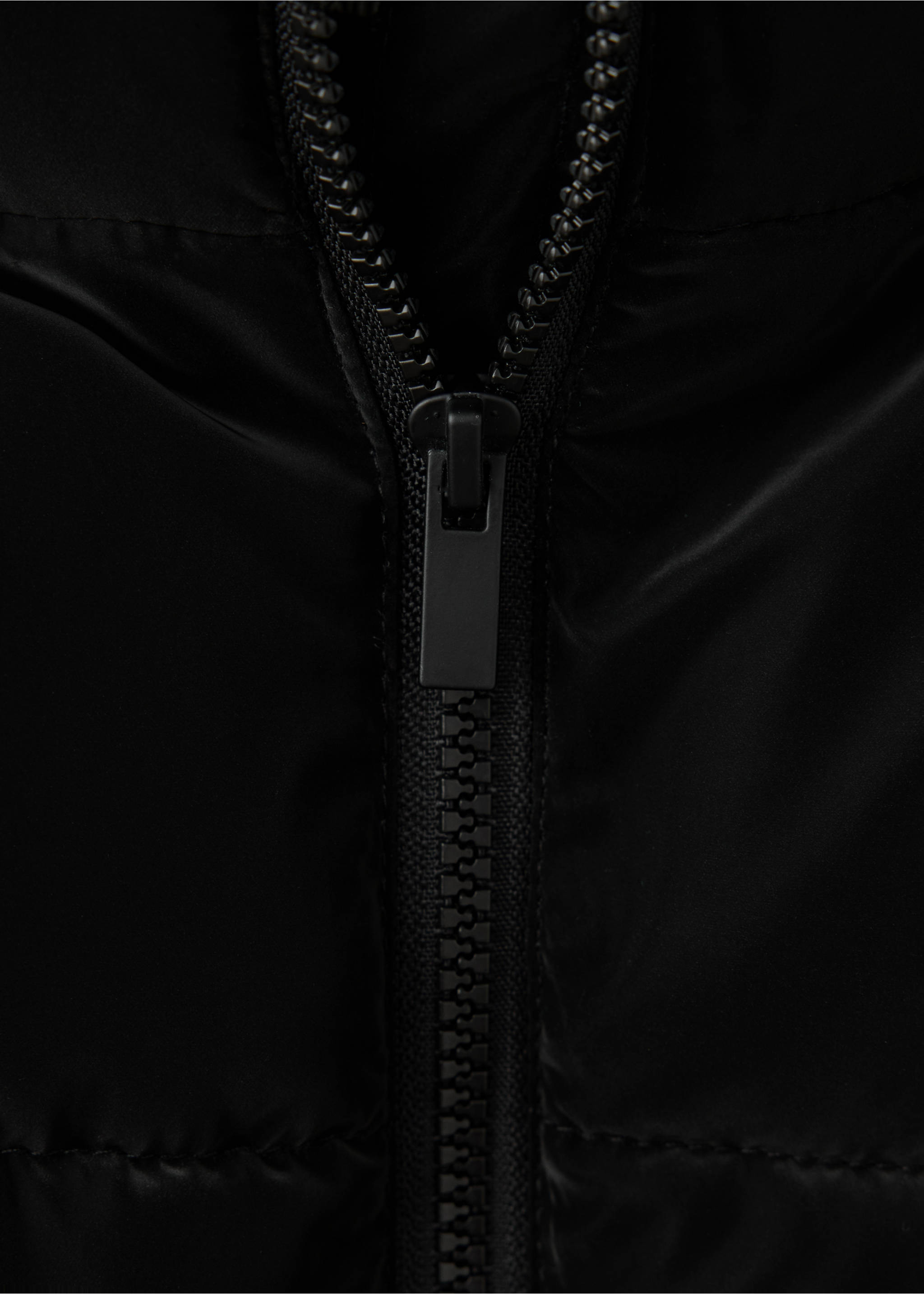 Anorak oversize efecto aterciopelado - Detalle del artículo 8, Negro. Ref: 37048263-00.