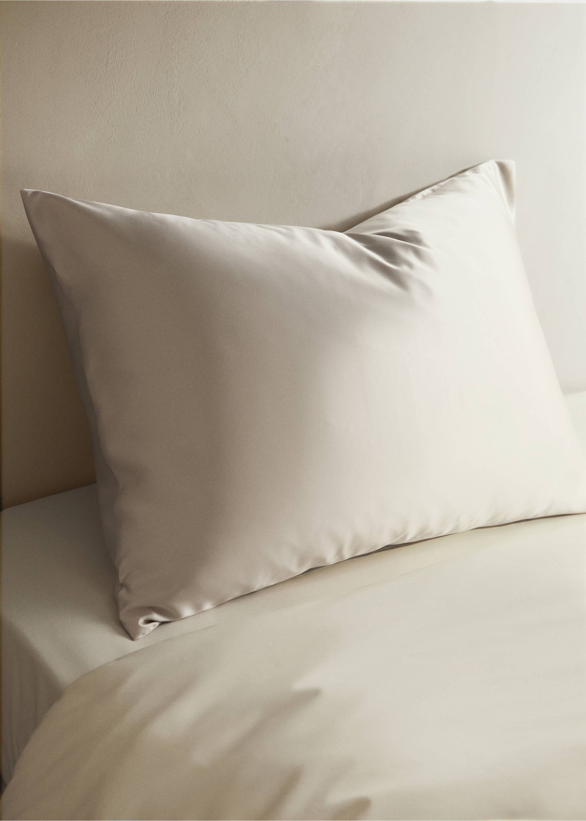 100% silk pillowcase with box 50x75 cm - General plane, Sand. Ref: 37048266-00.