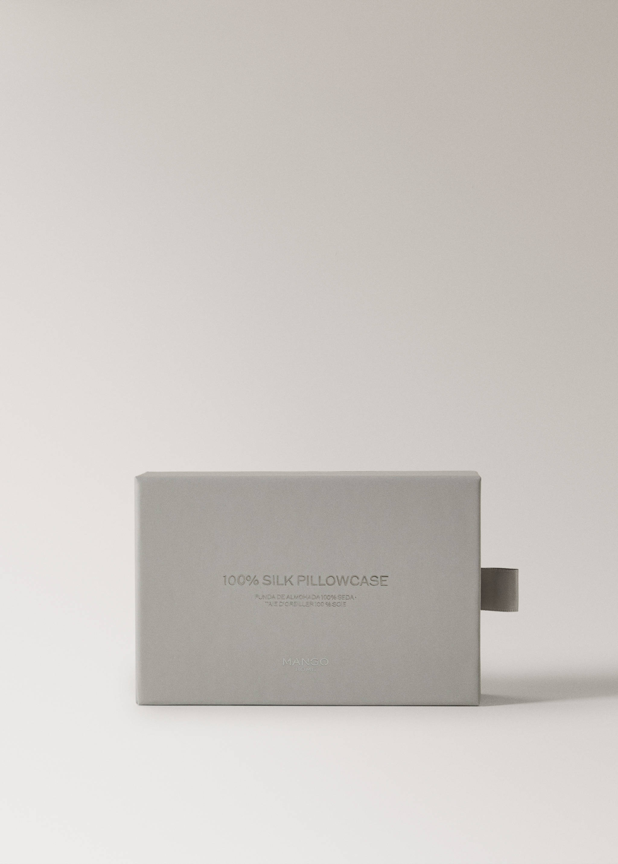 100% silk pillowcase with box 50x75 cm - Details of the article 4