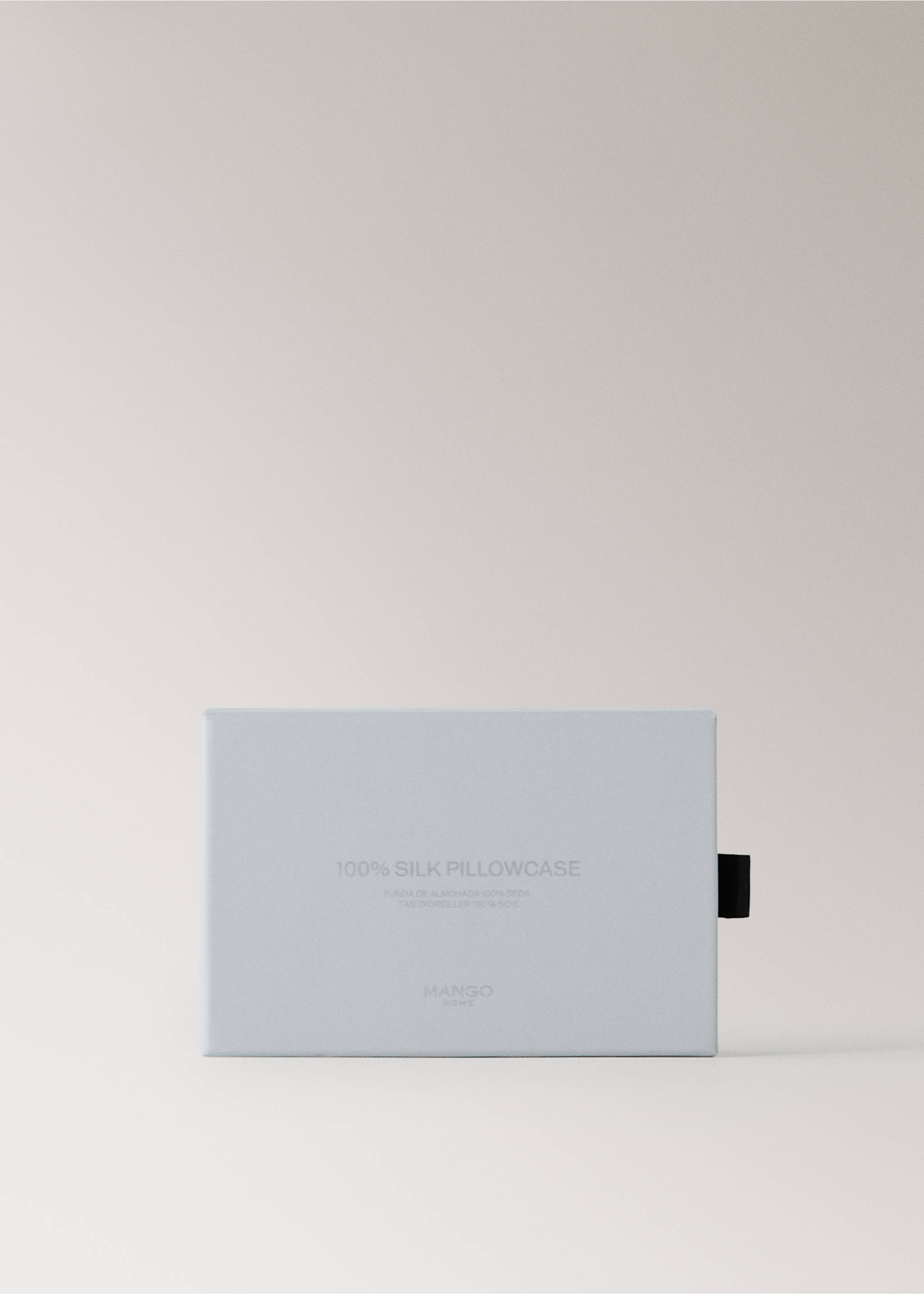 100% silk pillowcase with box 50x75 cm - Details of the article 3, Dark Heather Grey. Ref: 37048266-00.