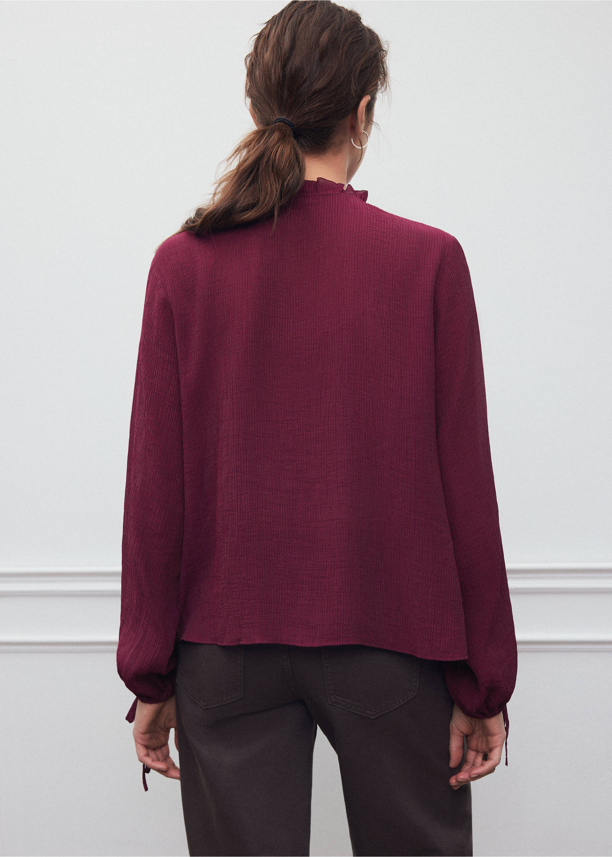 Burgundy textured shirt with a ruffled high collar, back view., Blackberry. Ref: 37048274-00.