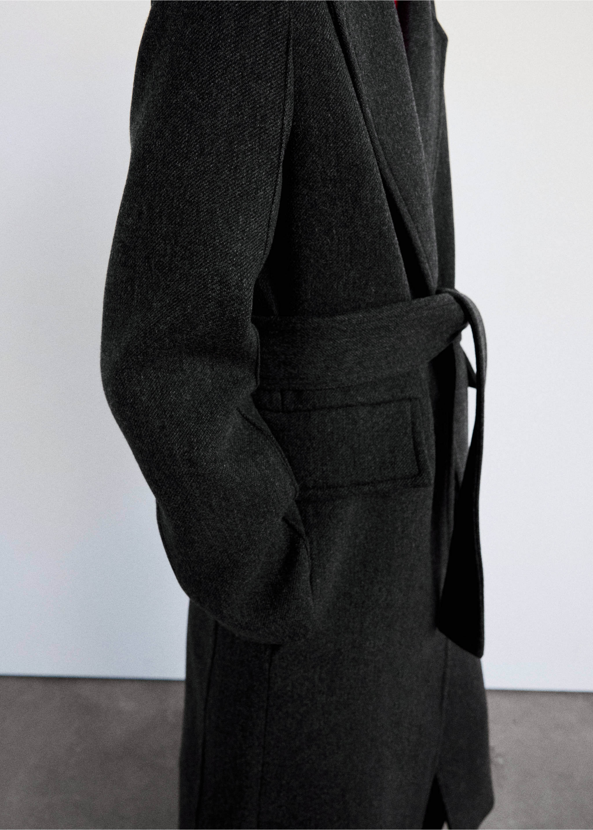 Dark grey belted wool-blend coat with lapels and front pockets., Grey. Ref: 37048640-00.