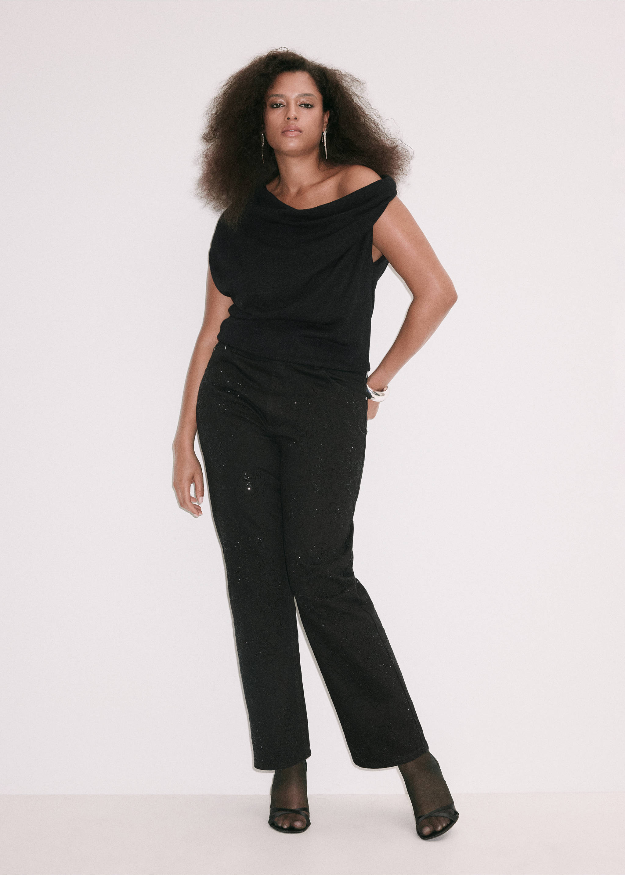 Straight-leg jeans with crystal detailing - Details of the article 5, Black denim. Ref: 37049120-00.