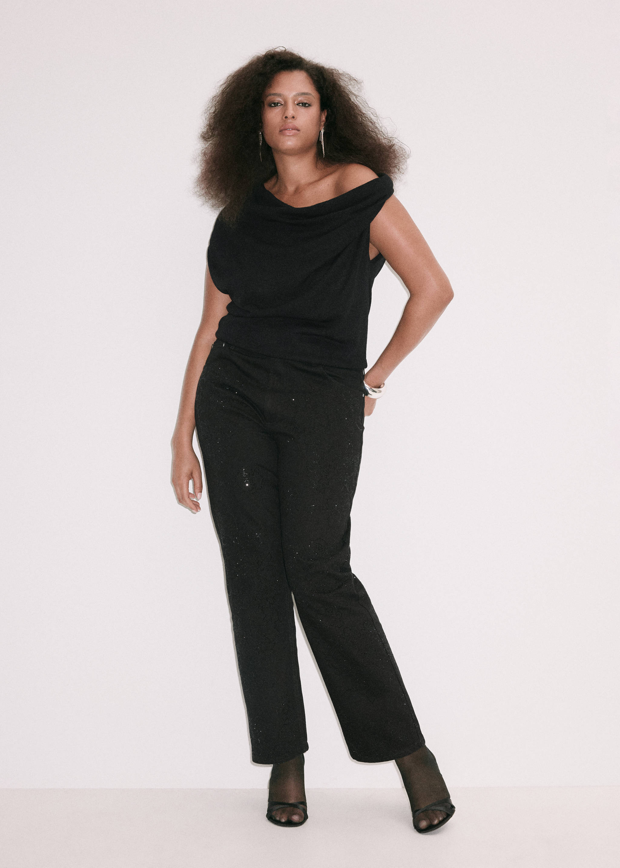 Straight-leg jeans with crystal detailing - Details of the article 5