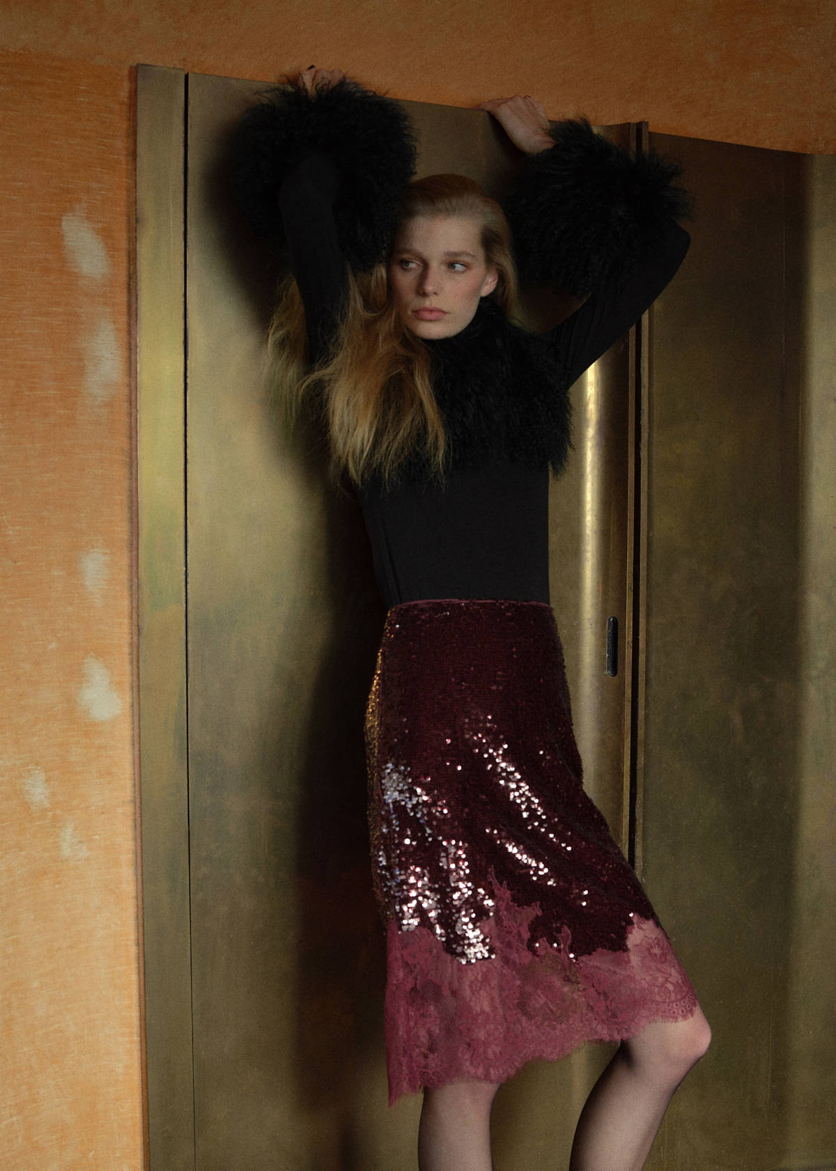 Sequin skirt with lace trim