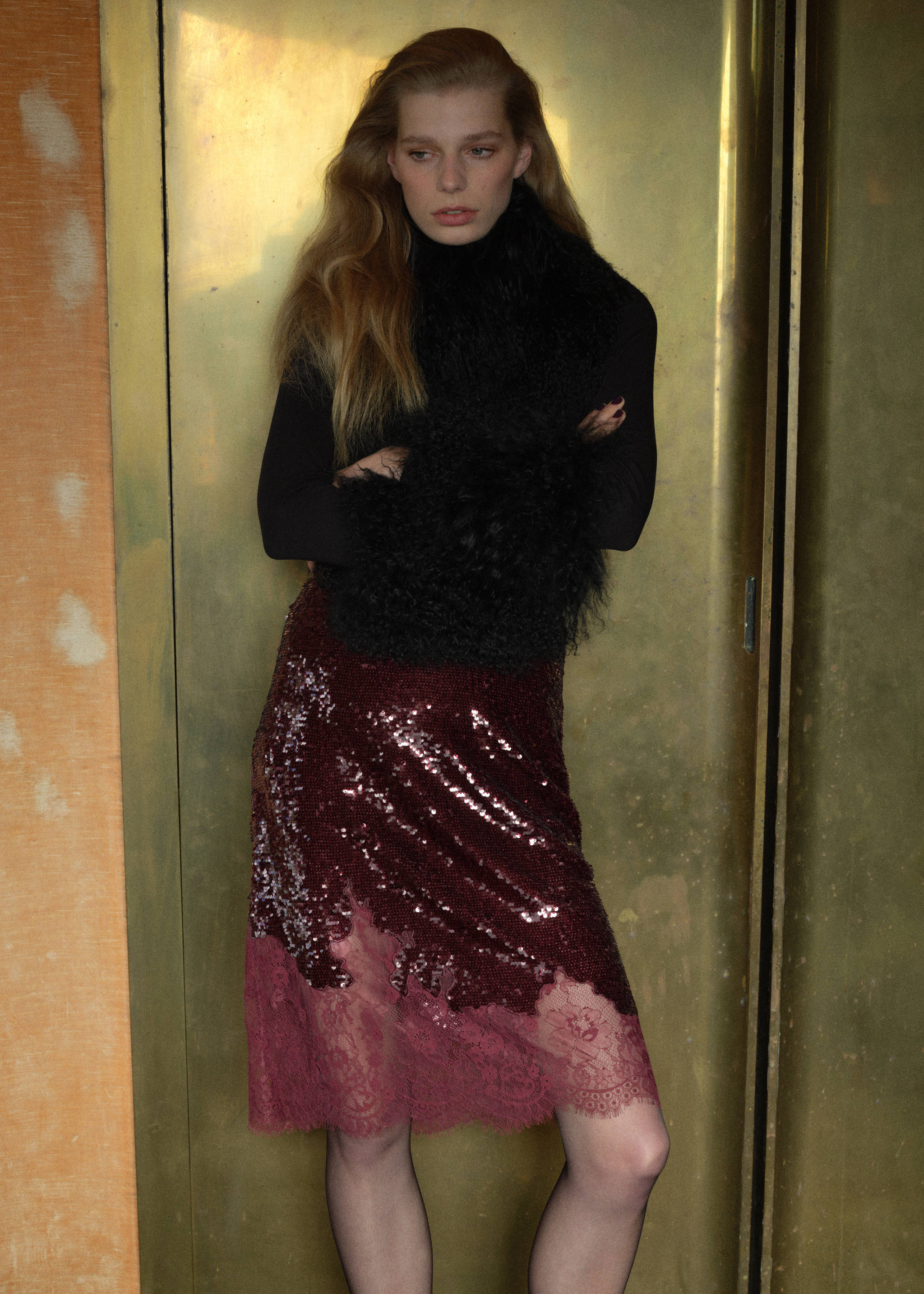Sequin skirt with lace trim - Medium plane, Maroon. Ref: 37049130-00.