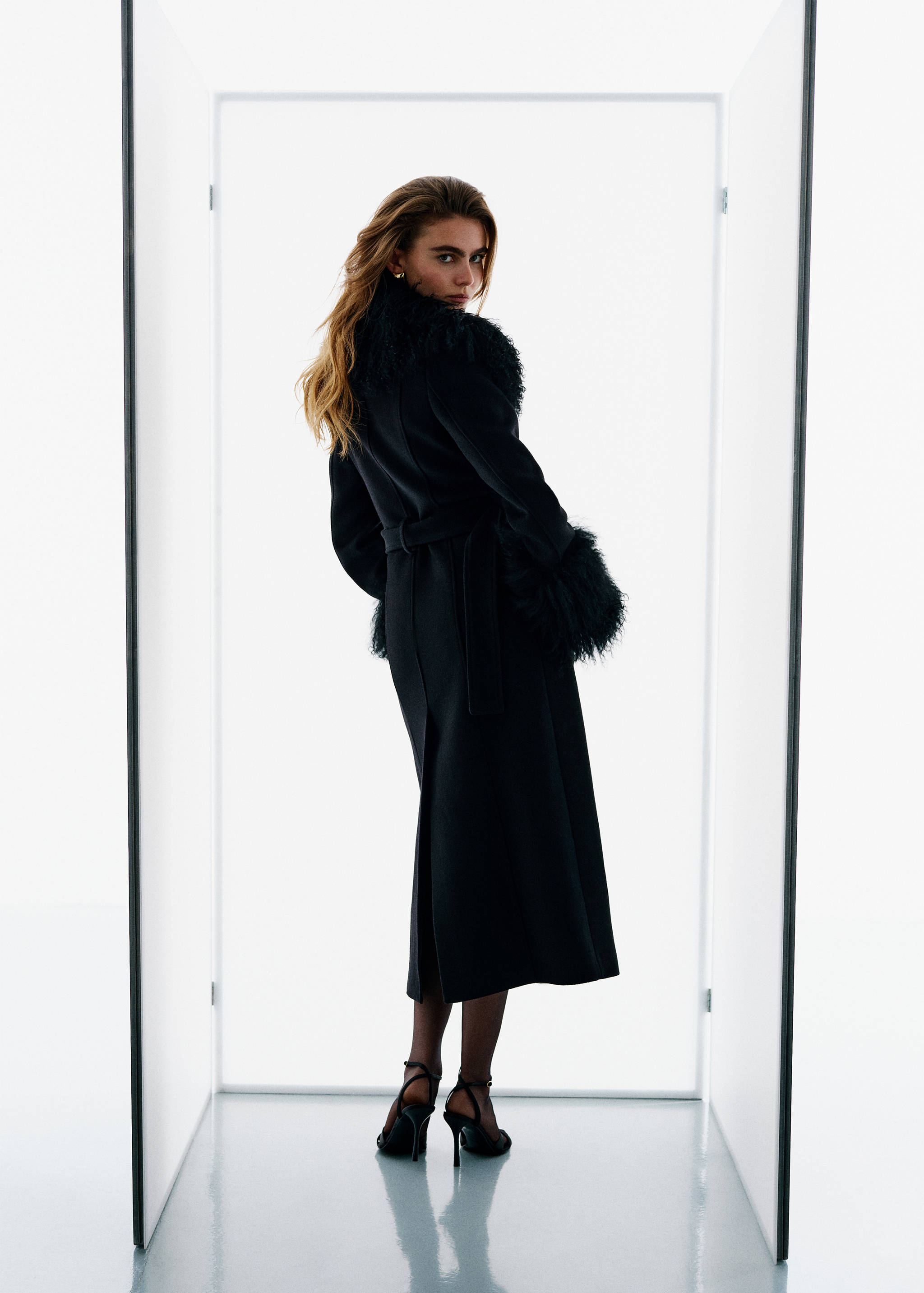 Manteau bords imitation fourrure amovibles - Verso de l’article