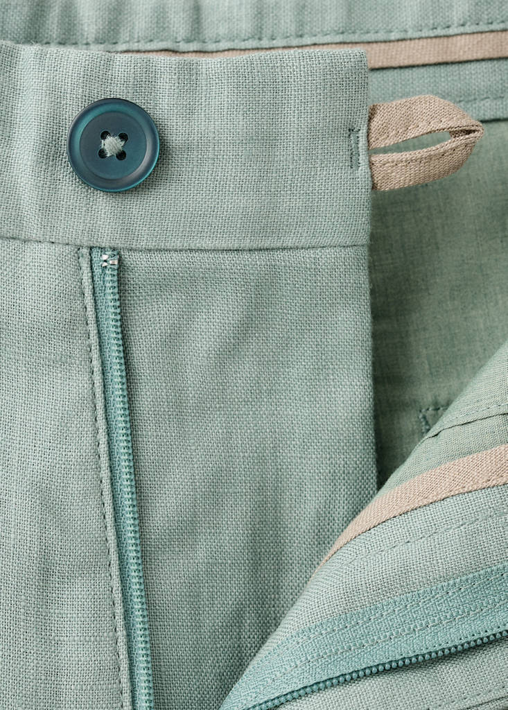 Slim-fit 100% linen bermuda shorts — Emerald Green
