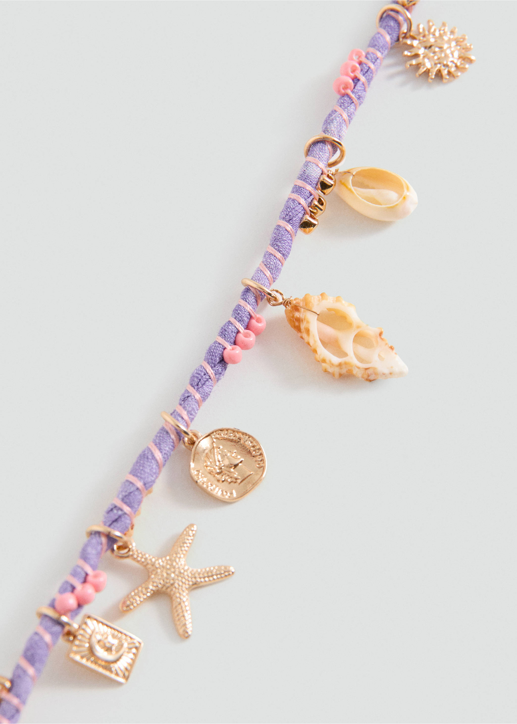 Pendant necklace with charms - Medium plane, Lilac. Ref: 37051338-00.