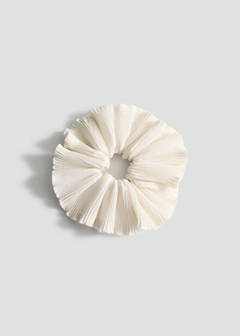 Pleated scrunchie — Ecru 1