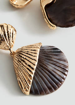 Shell design earrings — Gold 3