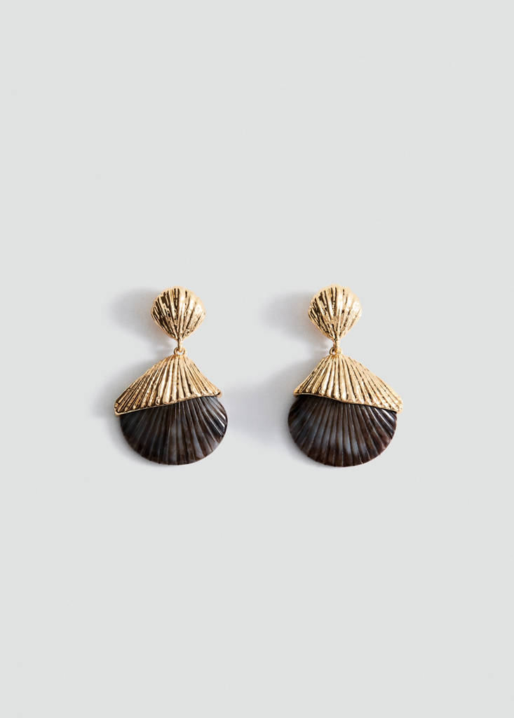 Shell design earrings — Gold