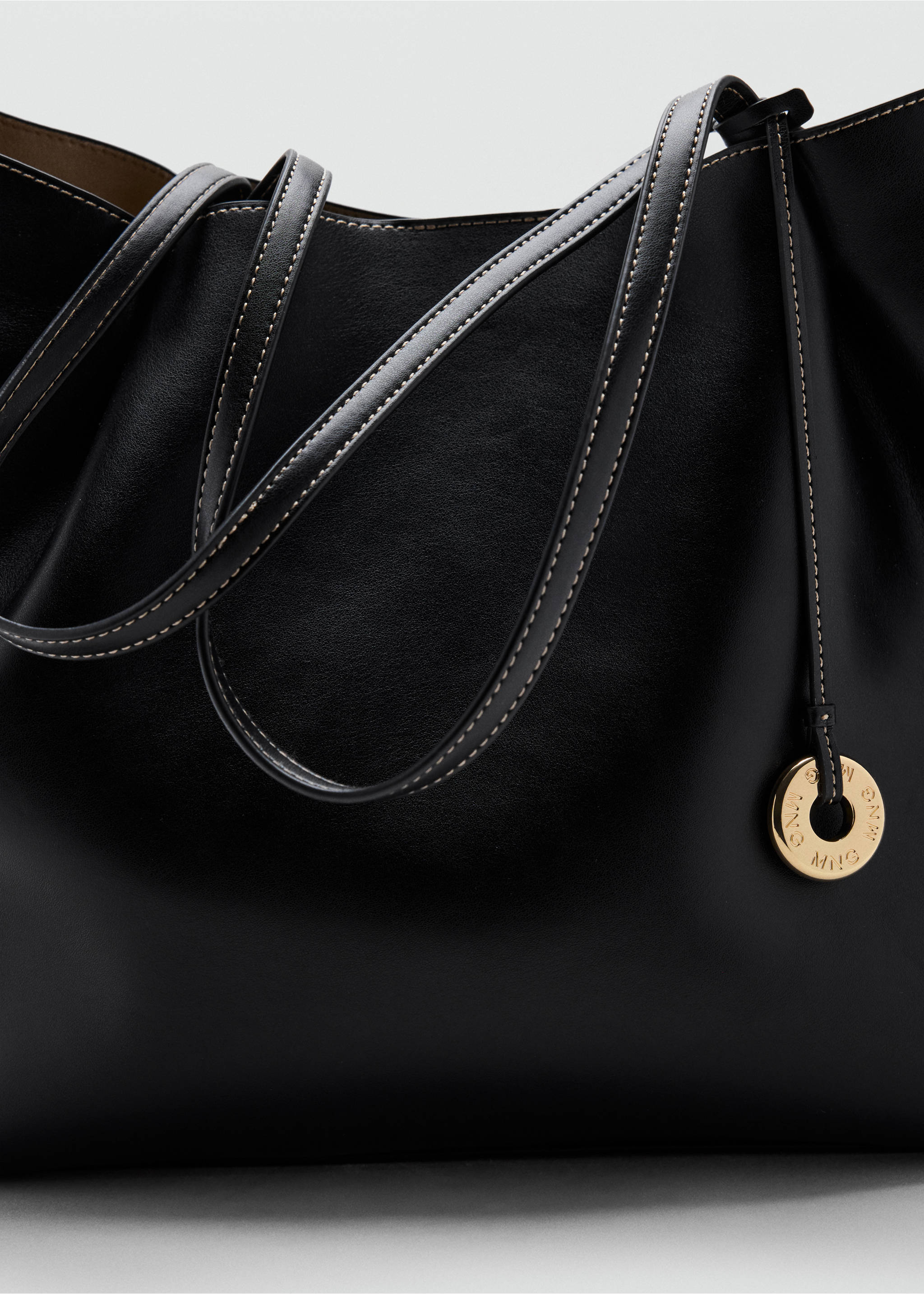 Large shopper bag - Details of the article 1, Black. Ref: 37051347-00.